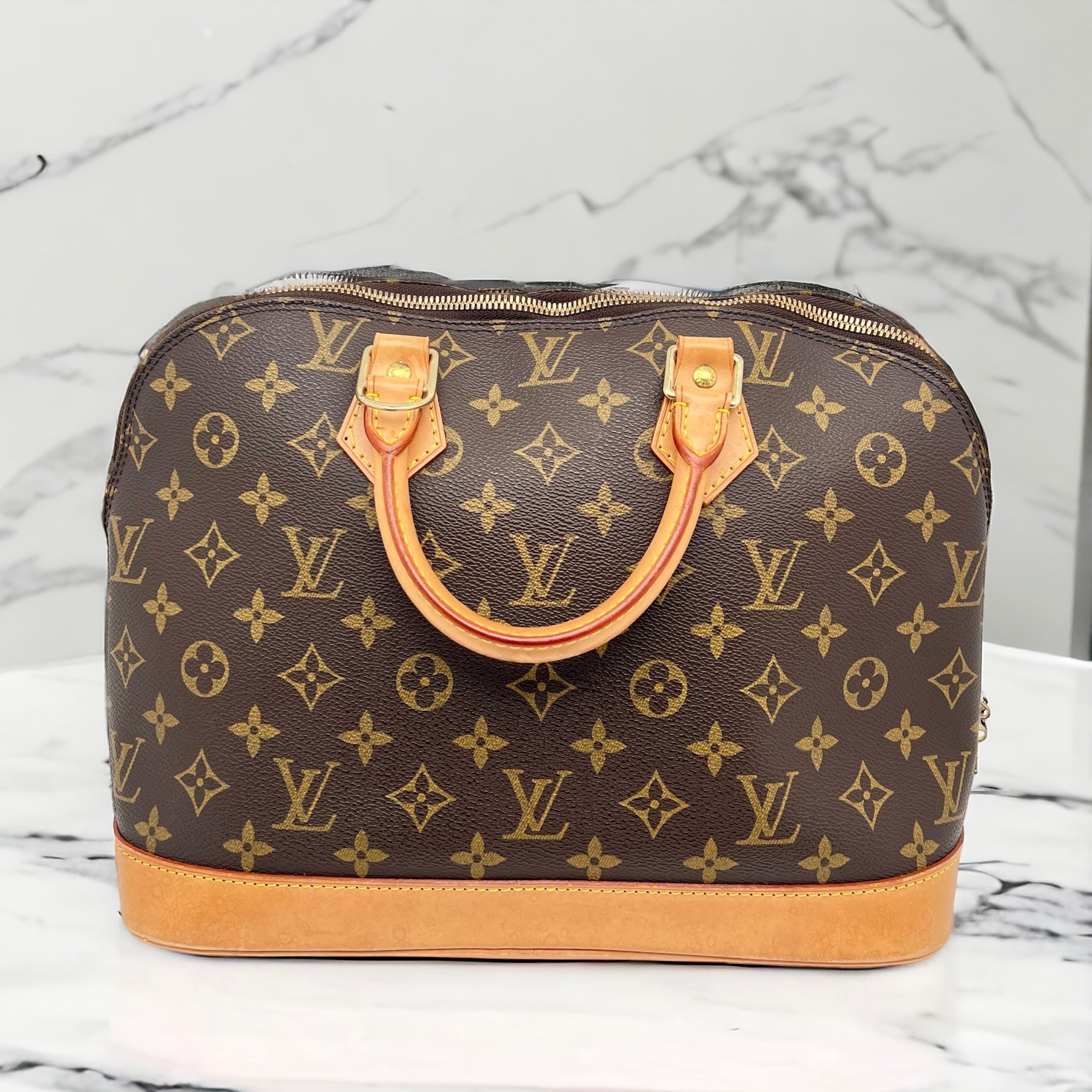 Louis Vuitton Alma Sac Sac à main, bandoulière et épaule Les