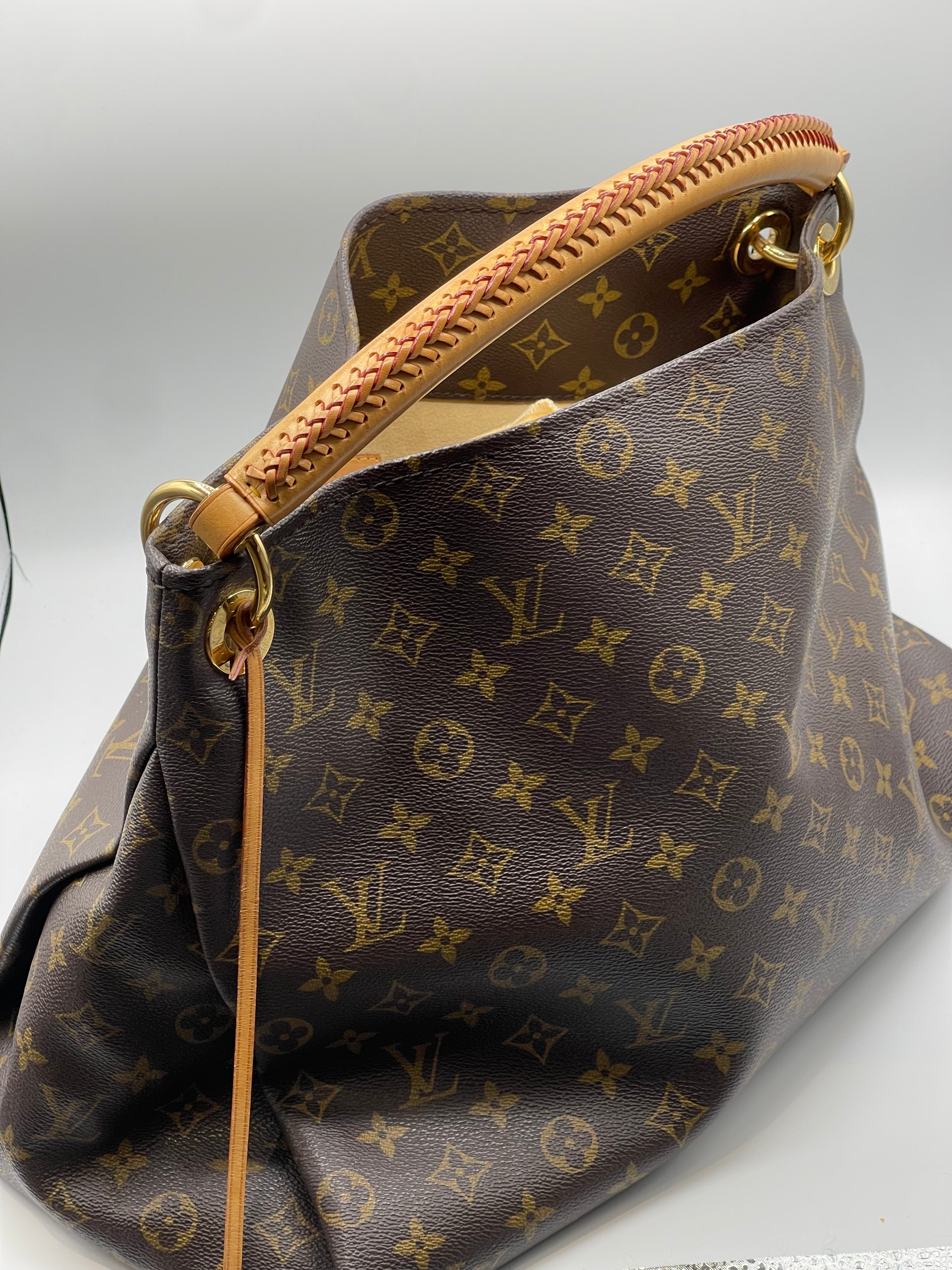 Louis Vuitton - Sac Artsy