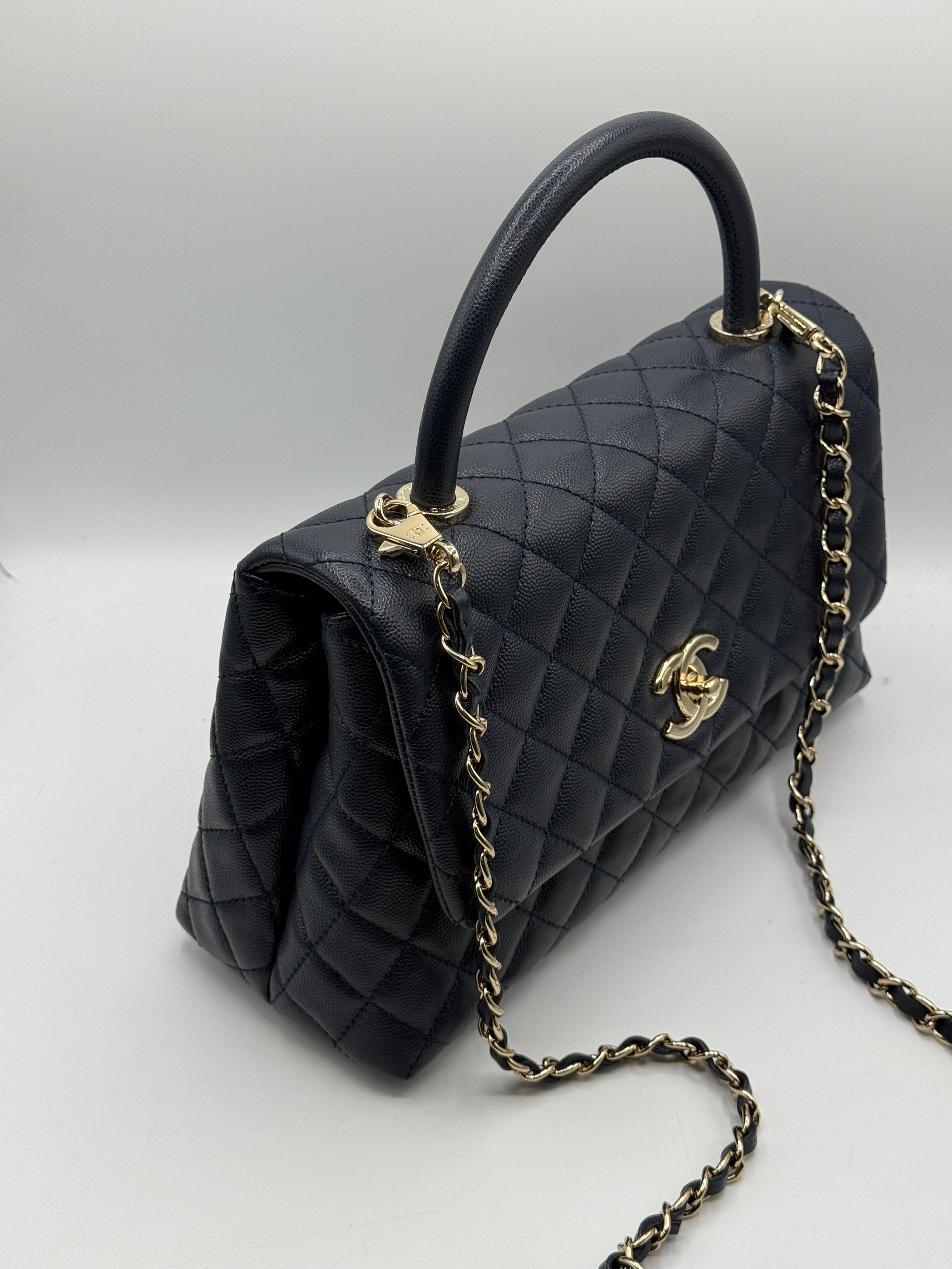 Chanel - Sac coco handle cuir caviar bleu