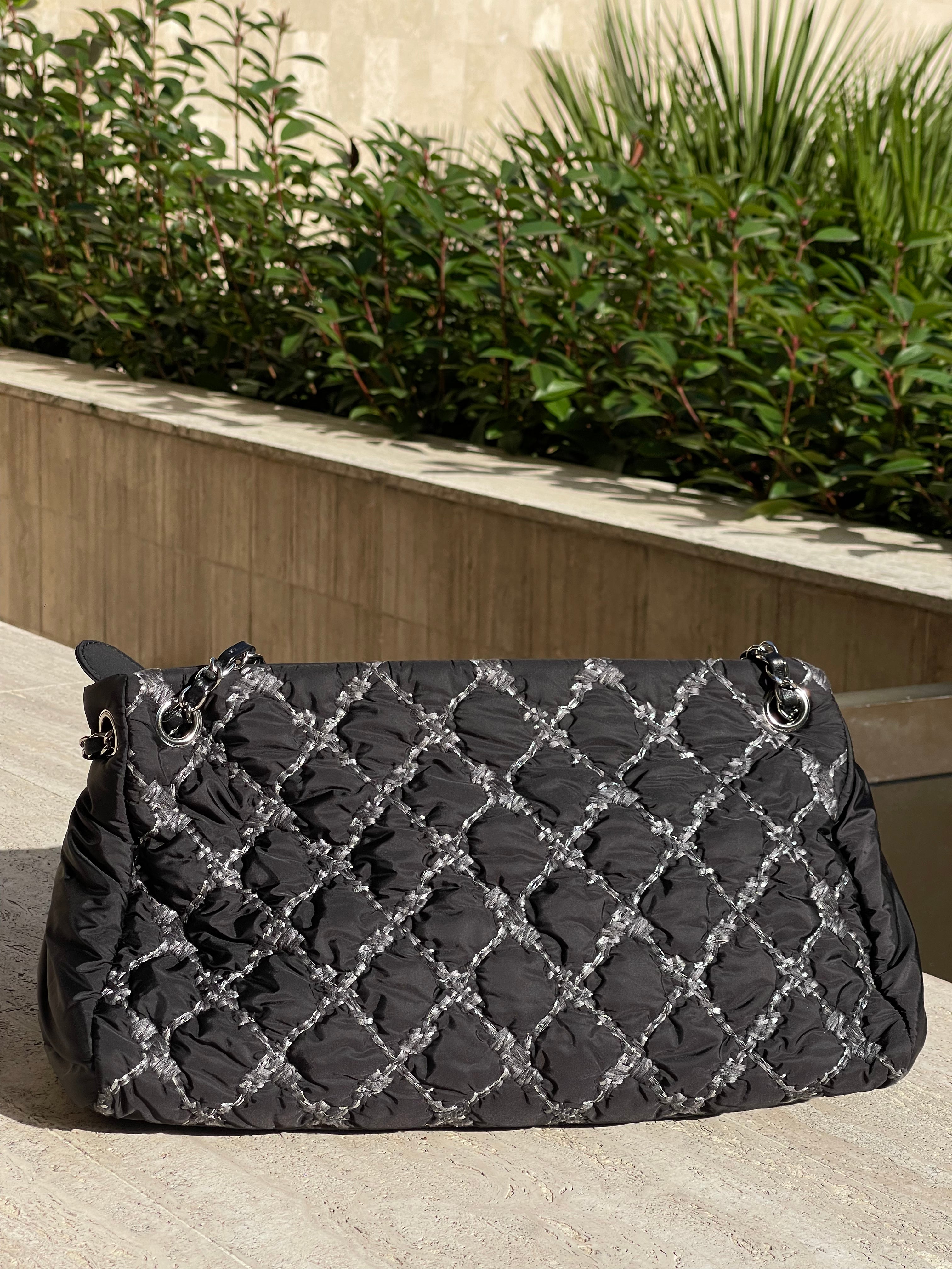 Chanel – schwarze Nylon-Einkaufstasche Paris/Byzance