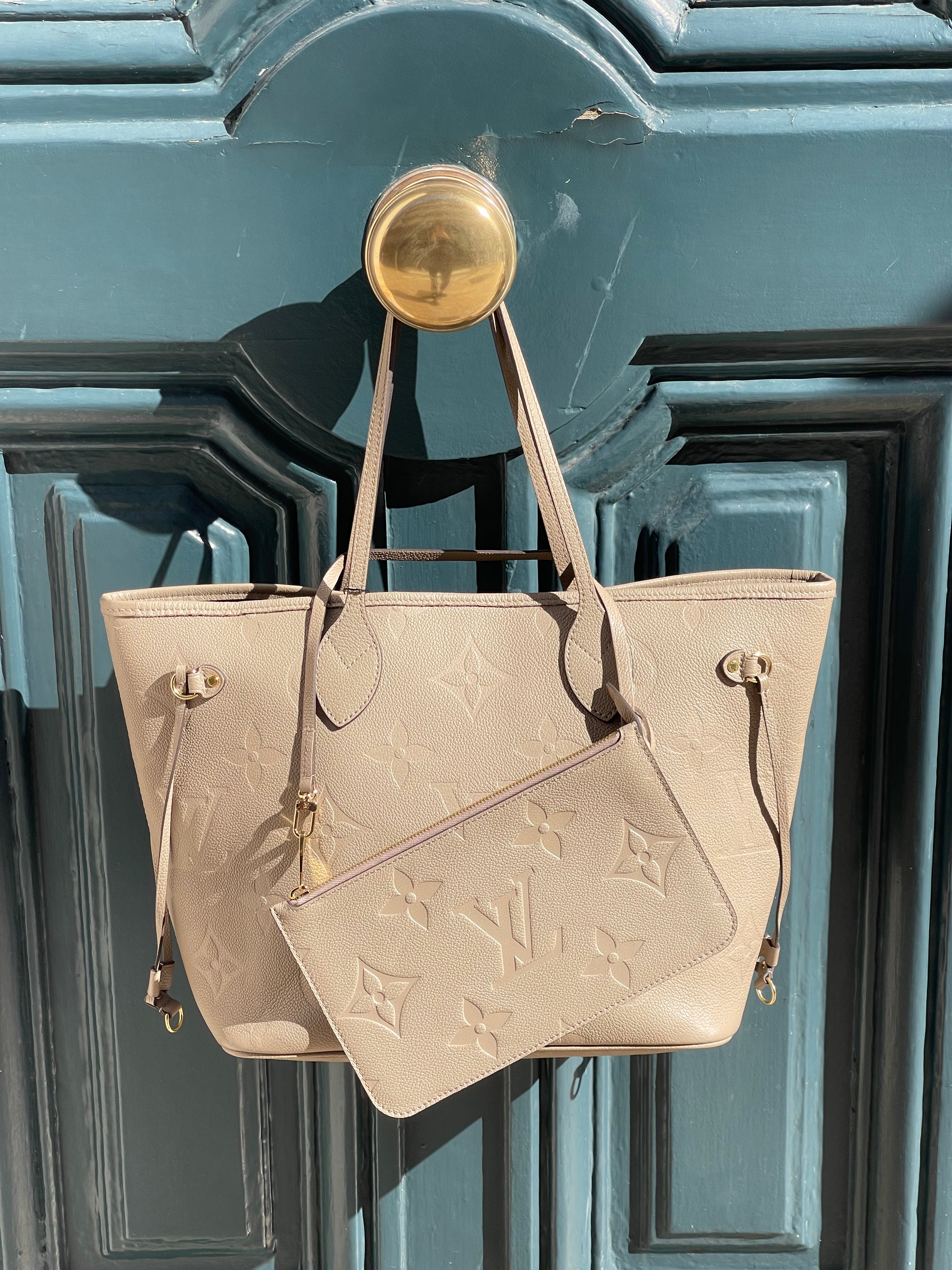 Louis Vuitton - Sac Neverfull MM cuir empreinte taupe