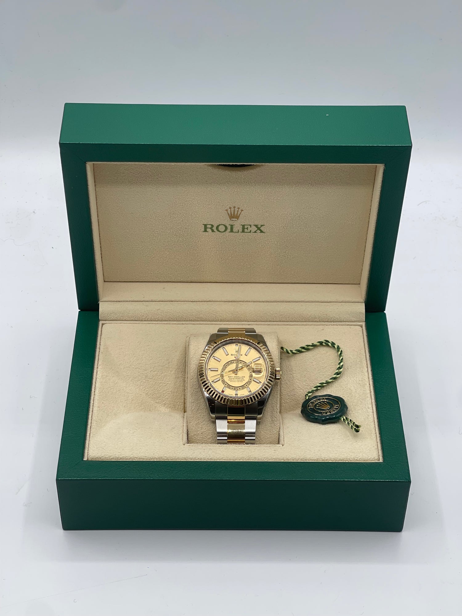 Rolex - Montre Sky-Dweller 42mm 2023