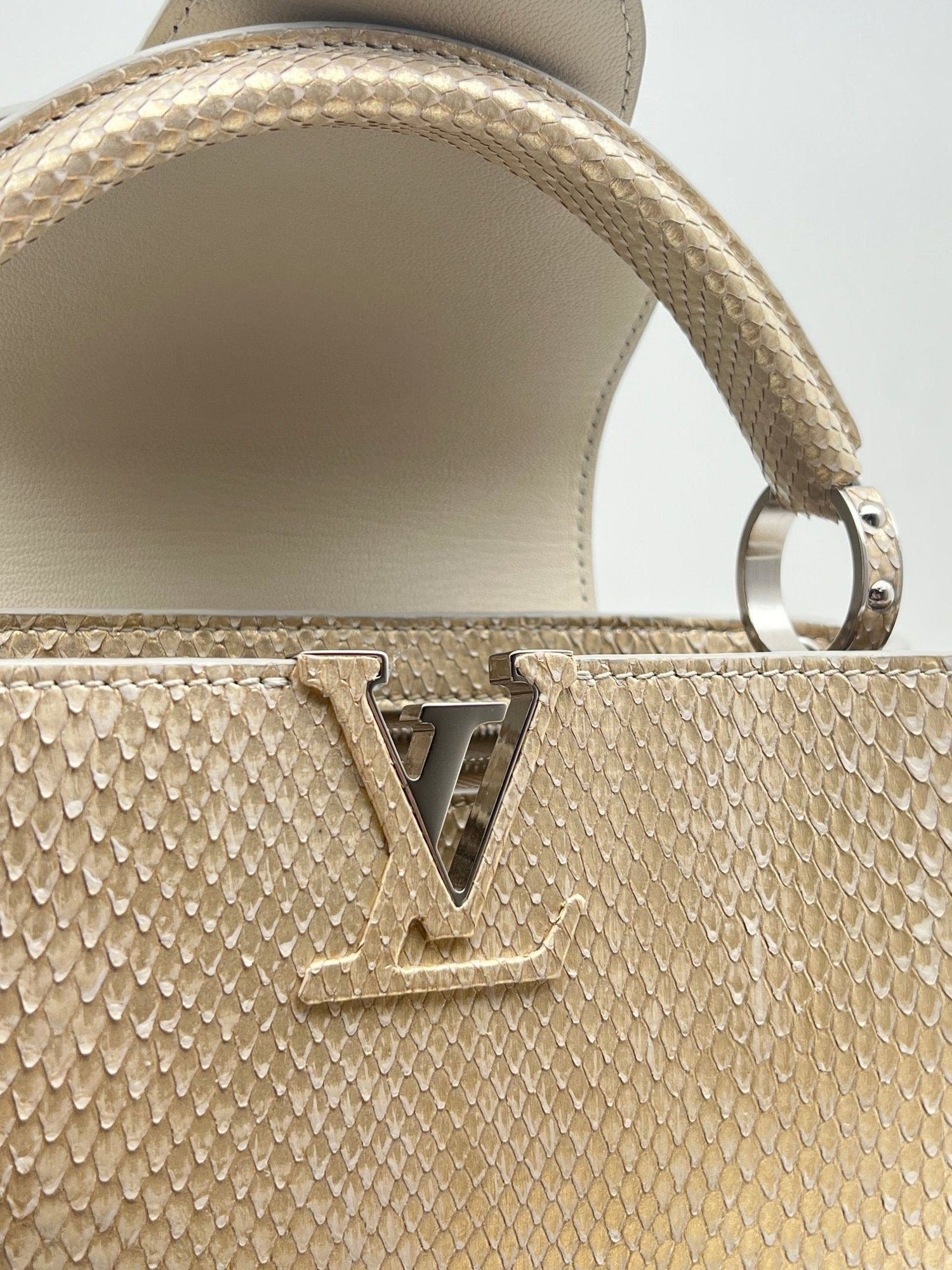 Louis Vuitton - Sac Capucines python