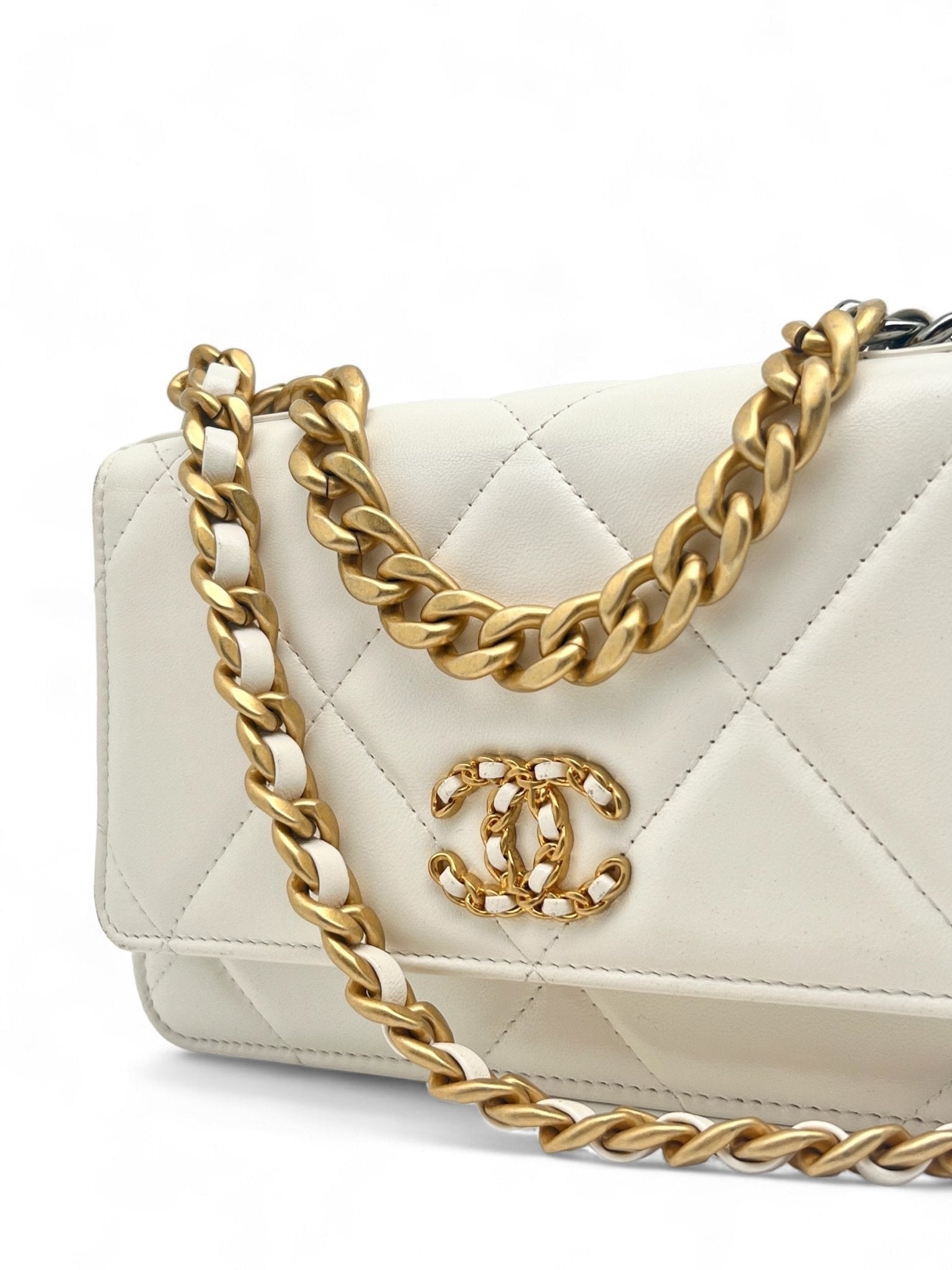 Chanel - Wallet On Chain 19