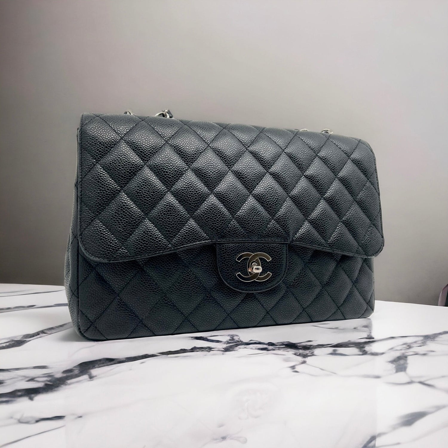 Chanel - Sac Classique Jumbo 30