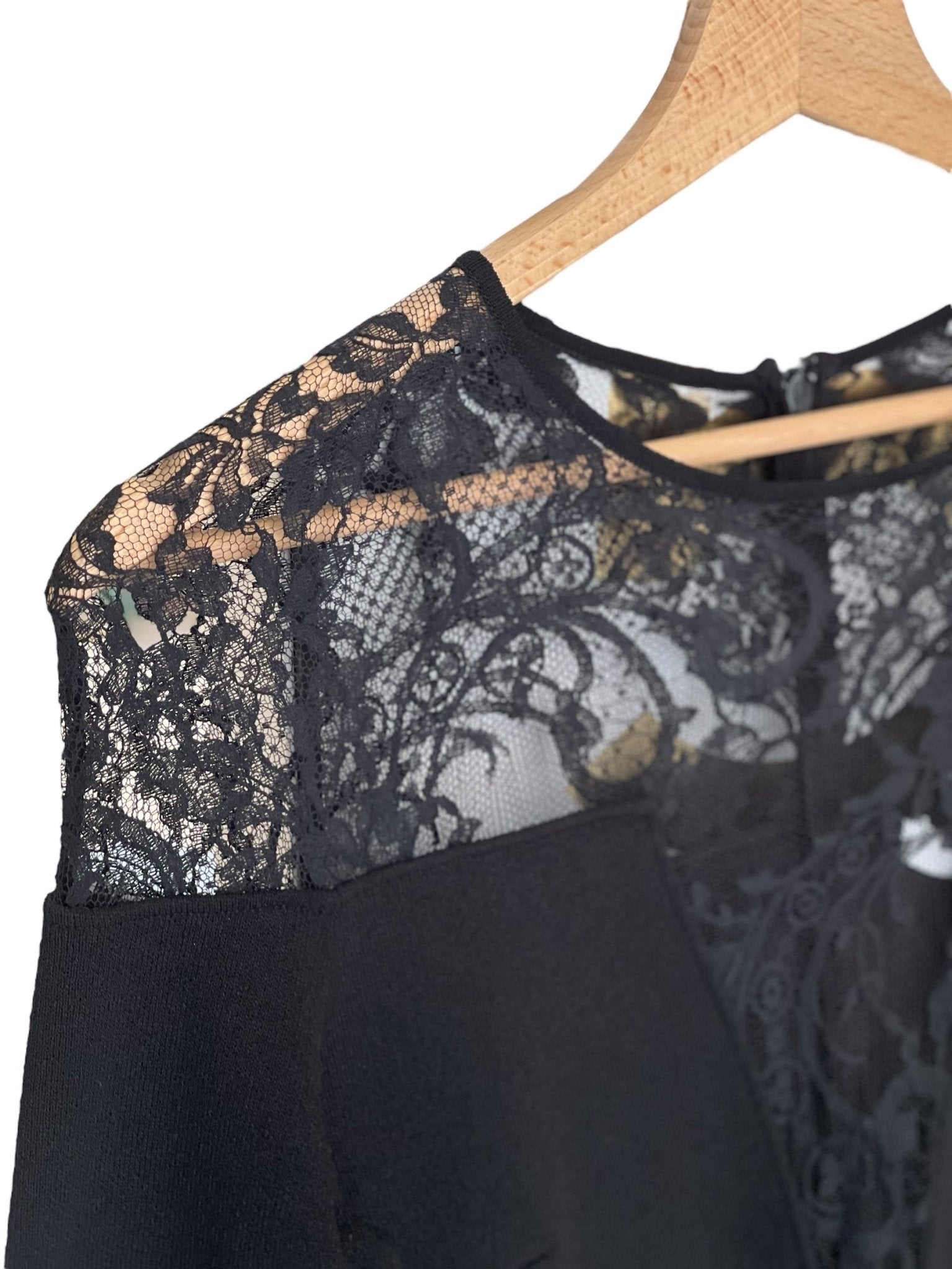 Givenchy - Robe noire dentelle T.38