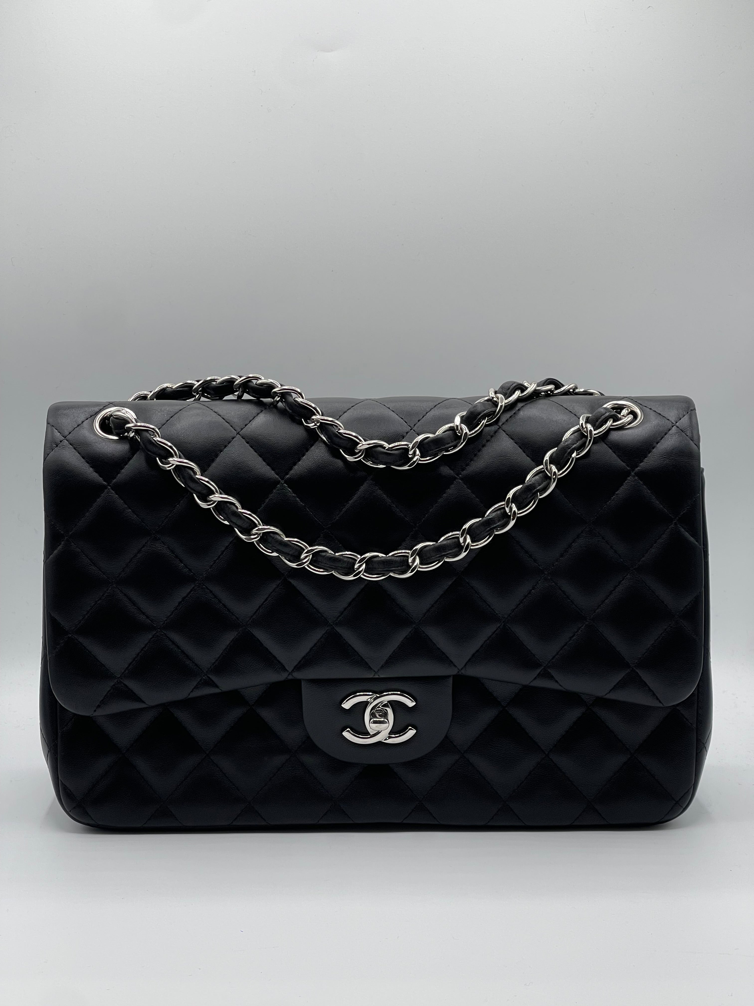 Chanel - Classic 11.12 Jumbo bag