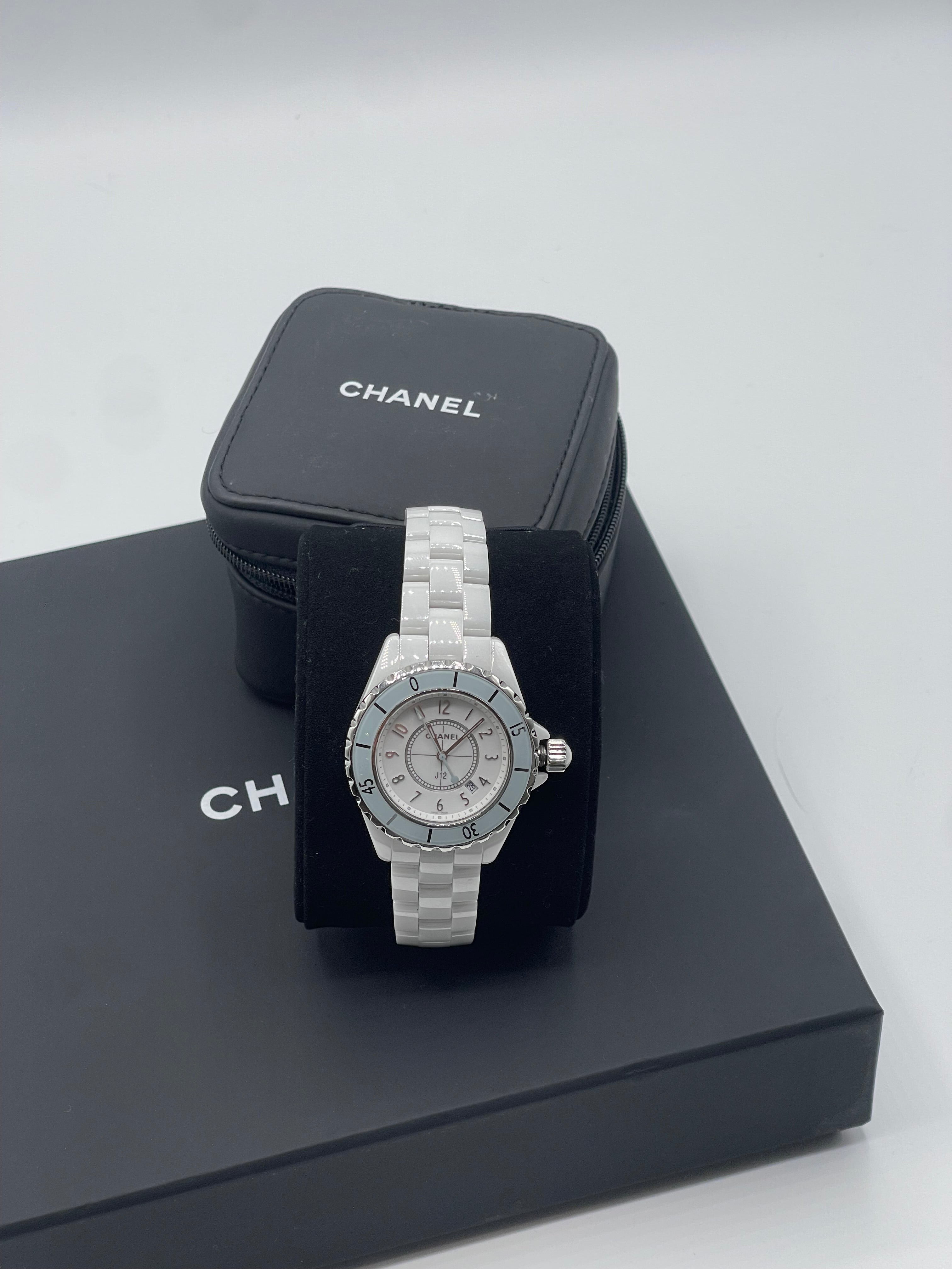 Chanel - Montre J12 33mm lunette bleu ciel