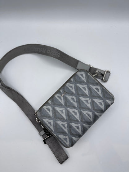 Christian Dior - Sac zippée à bandoulière CD Diamond