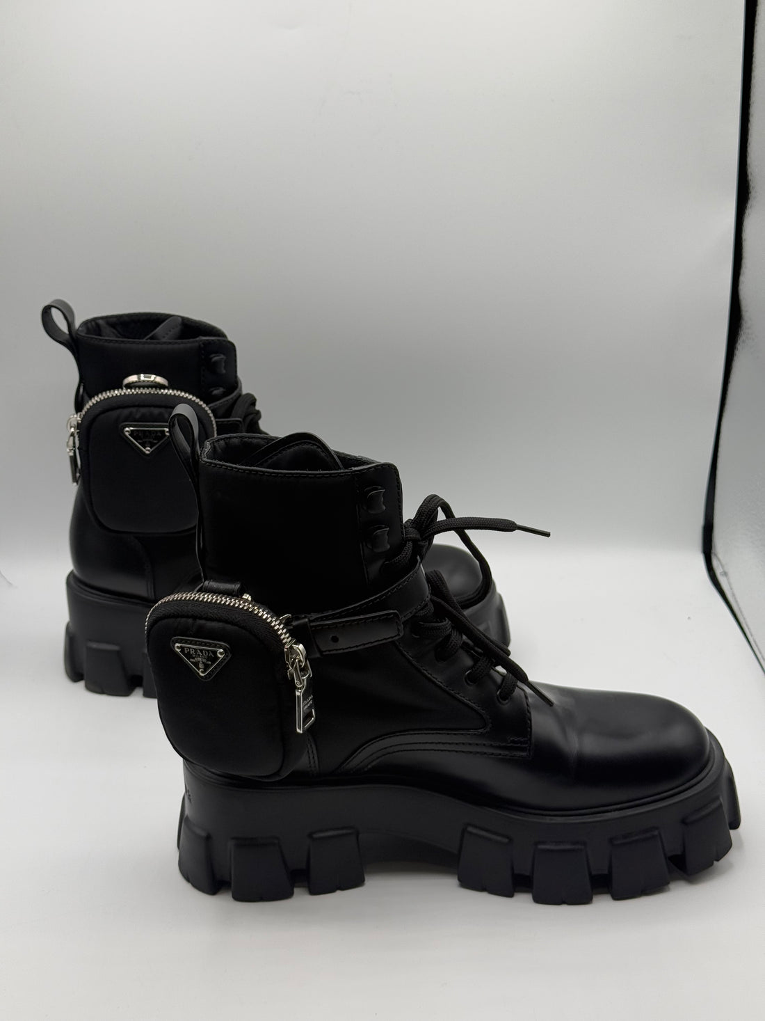 Prada - Bottes Monolith en cuir et Re-nylon T38