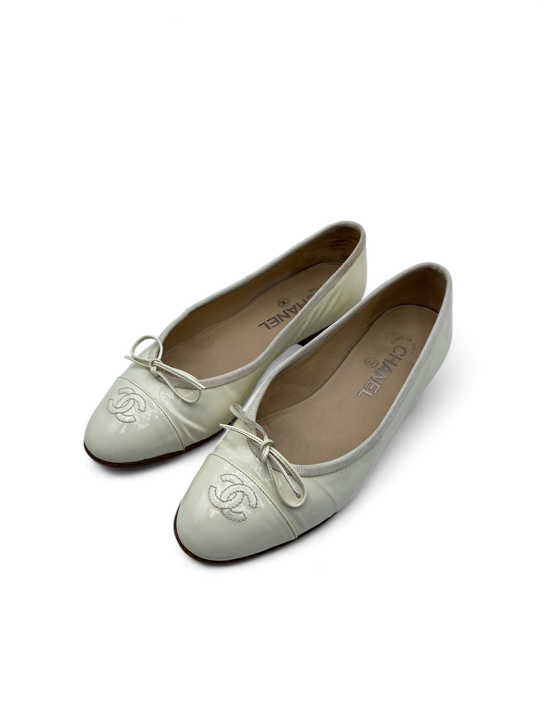 Chanel - Ballerine classique blanche T.38