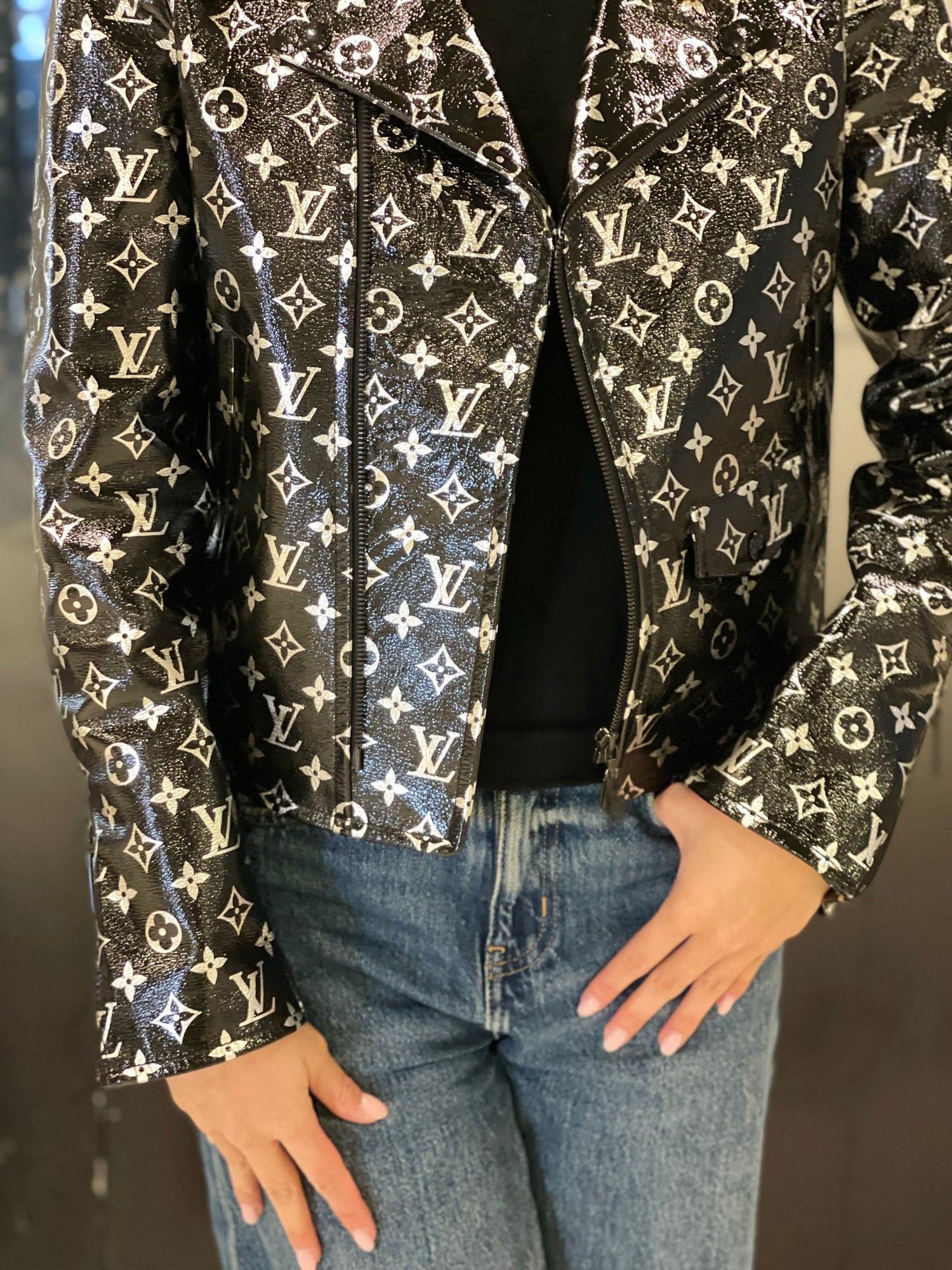 Louis Vuitton - Veste en cuir vinyle monogramme