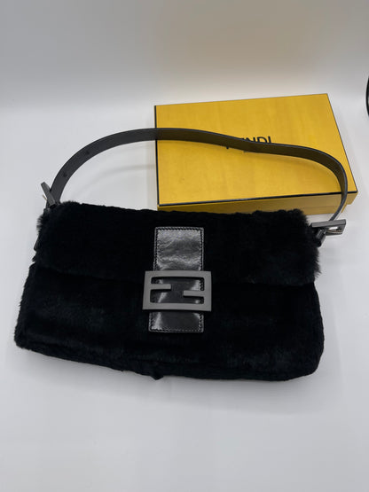 Fendi - Sac Baguette Fourrure Noir