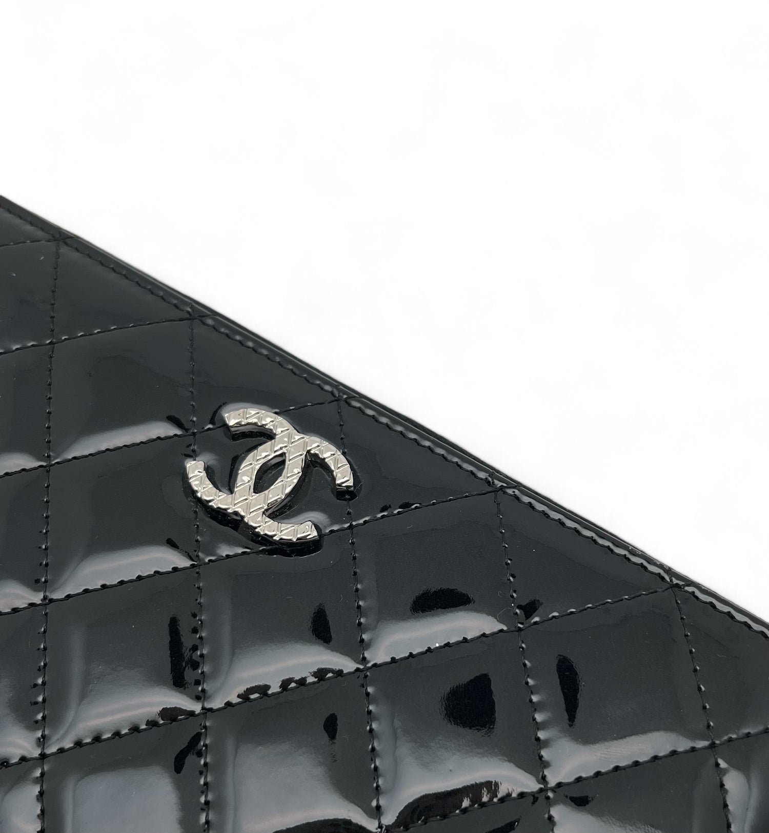 Chanel - Petite Portefeuille cuir verni