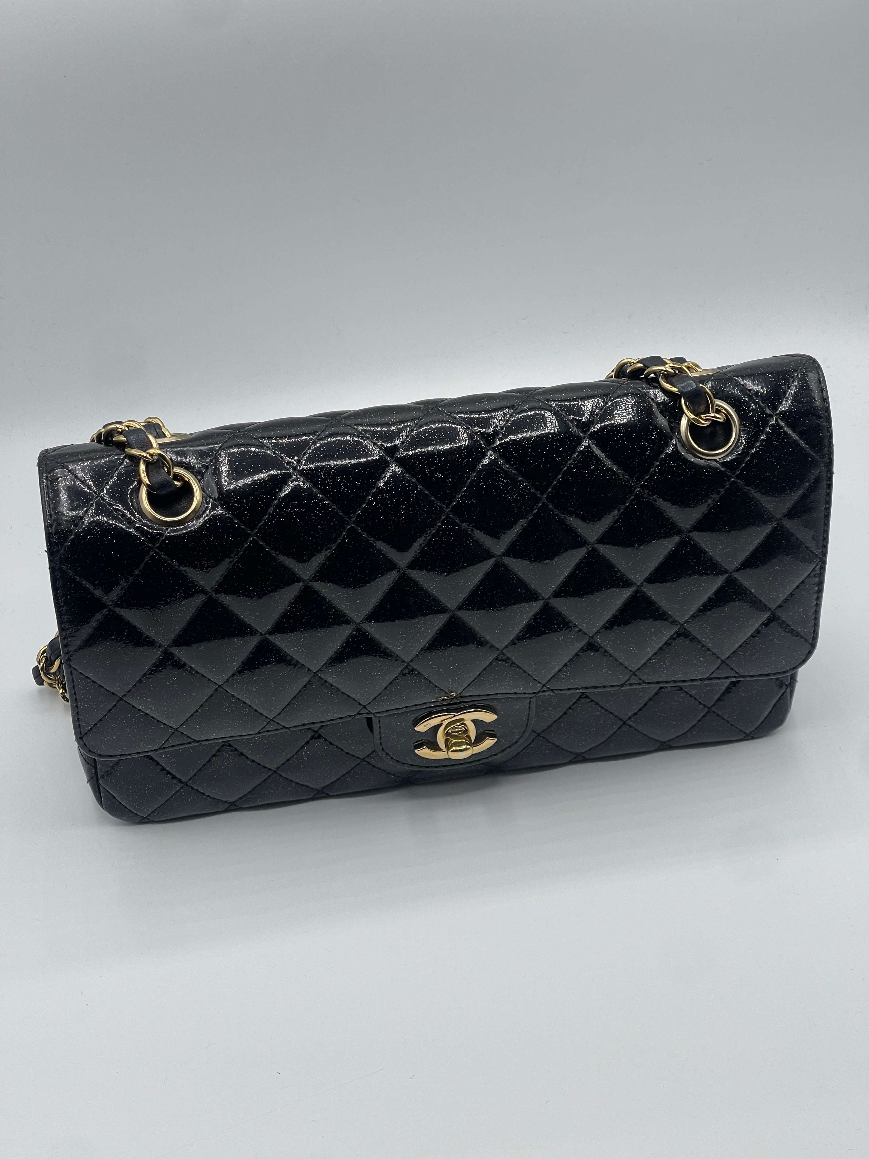 Chanel - Sac 11.12 Timeless noir verni pailleté