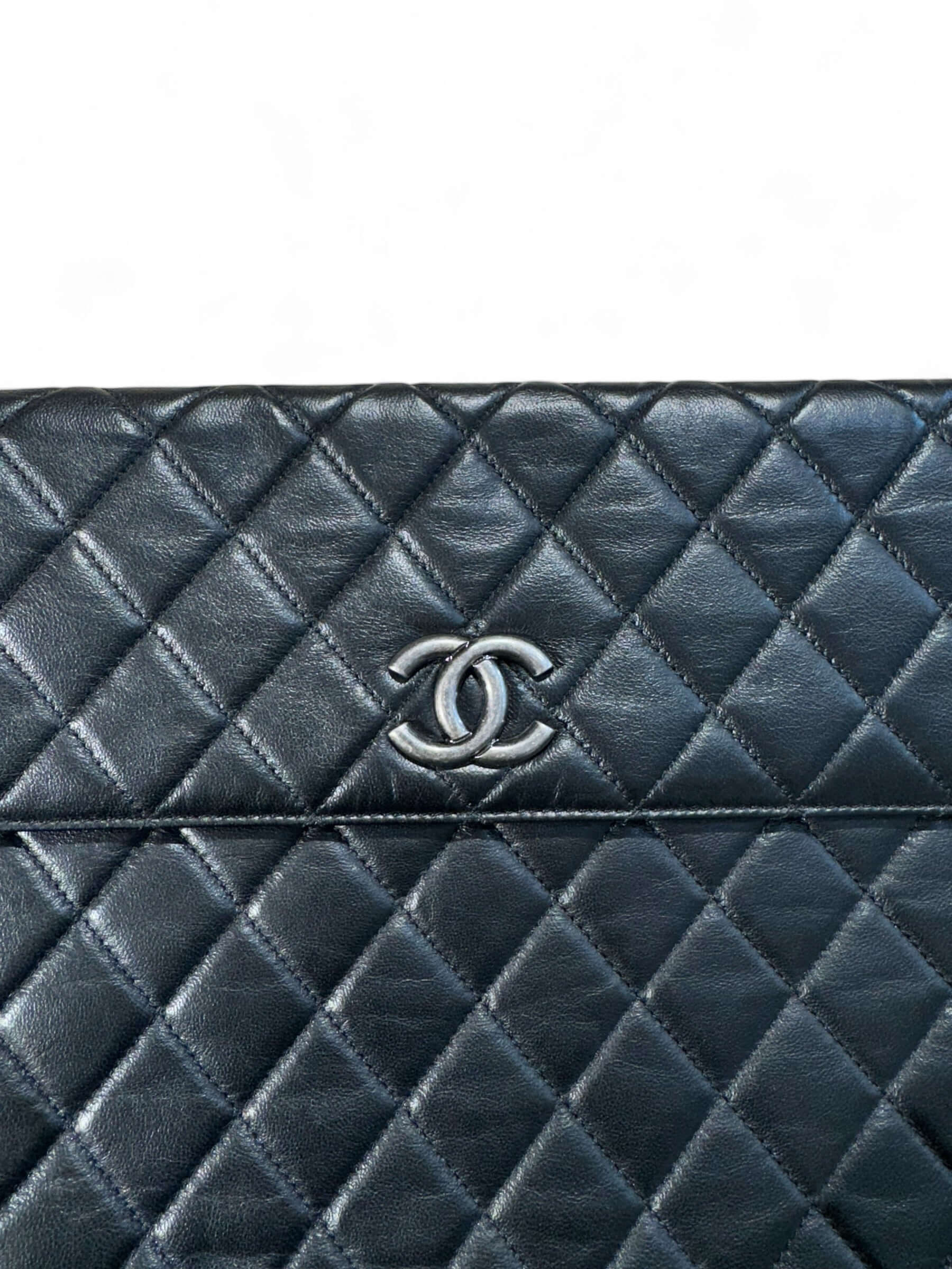 Chanel Pochette noire Les Folies d Eugenie