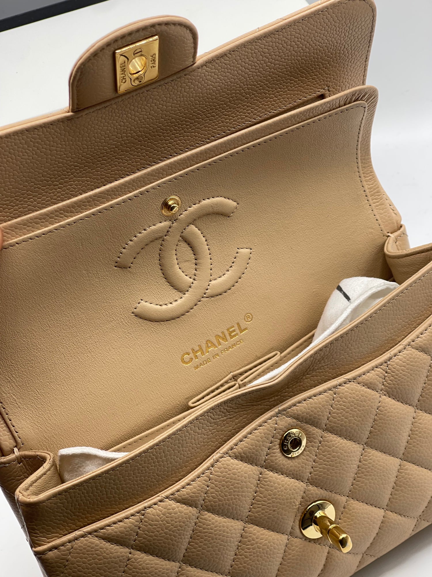 Chanel - Sac Mini Timeless 23 beige