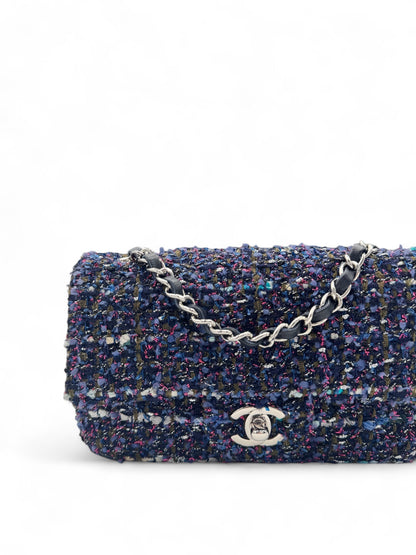 Chanel - Mini sac à rabat en tweed