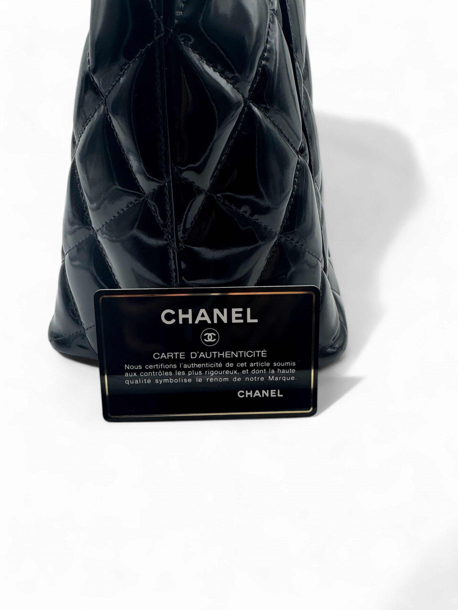 Chanel - Sac Cabas Médaillon noir vernis