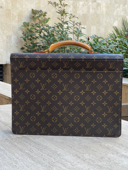 Louis Vuitton - Robusto bag in monogram canvas