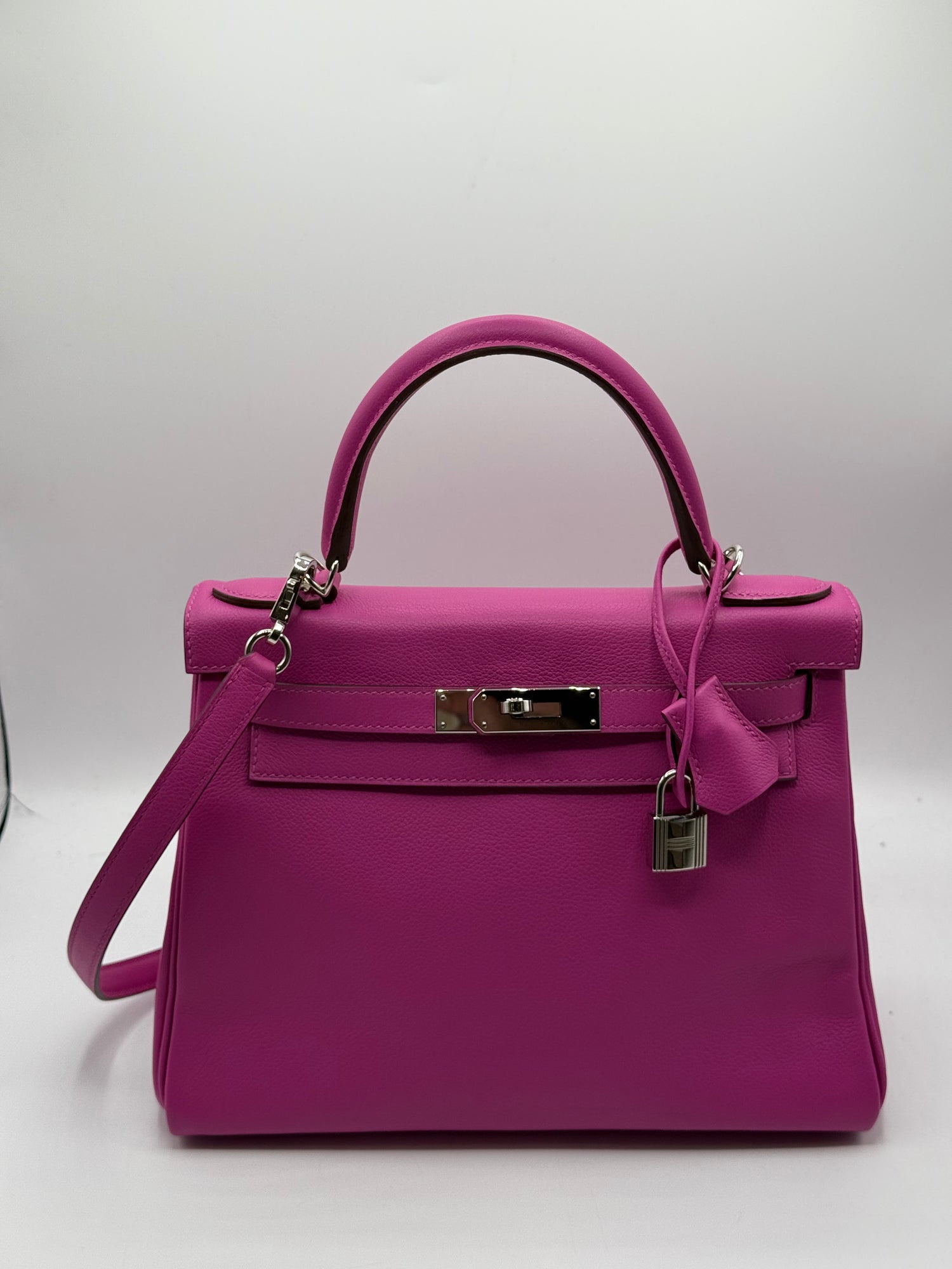 Hermès - Sac Kelly 28 cuir evercolor magnolia