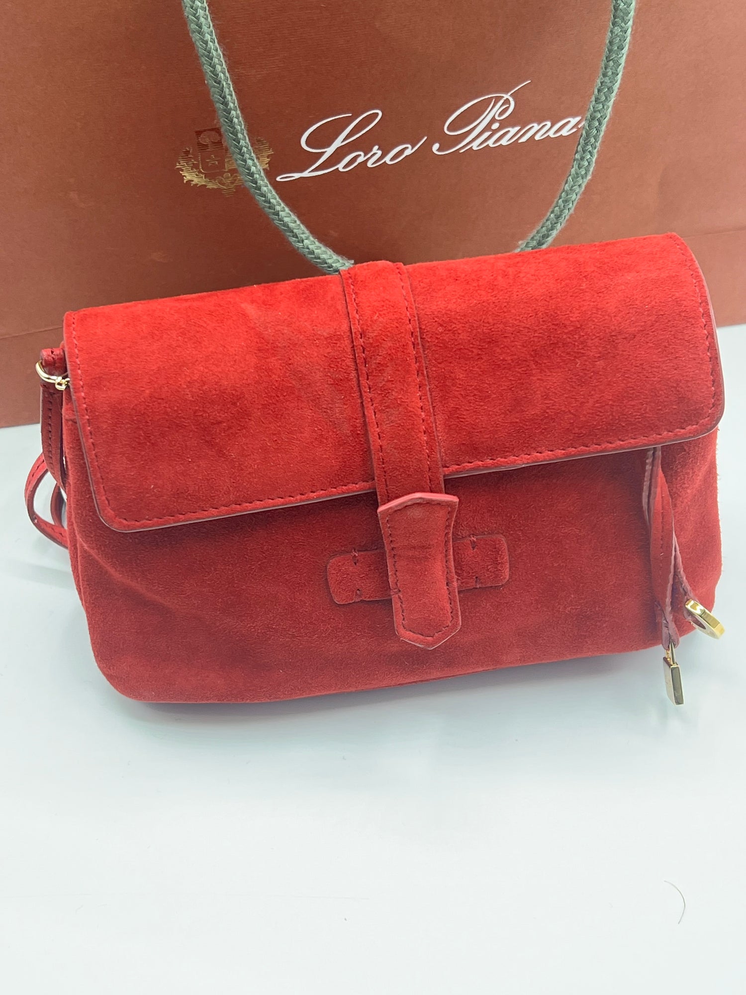 Loro Piana - petit sac bandoulière daim rouge