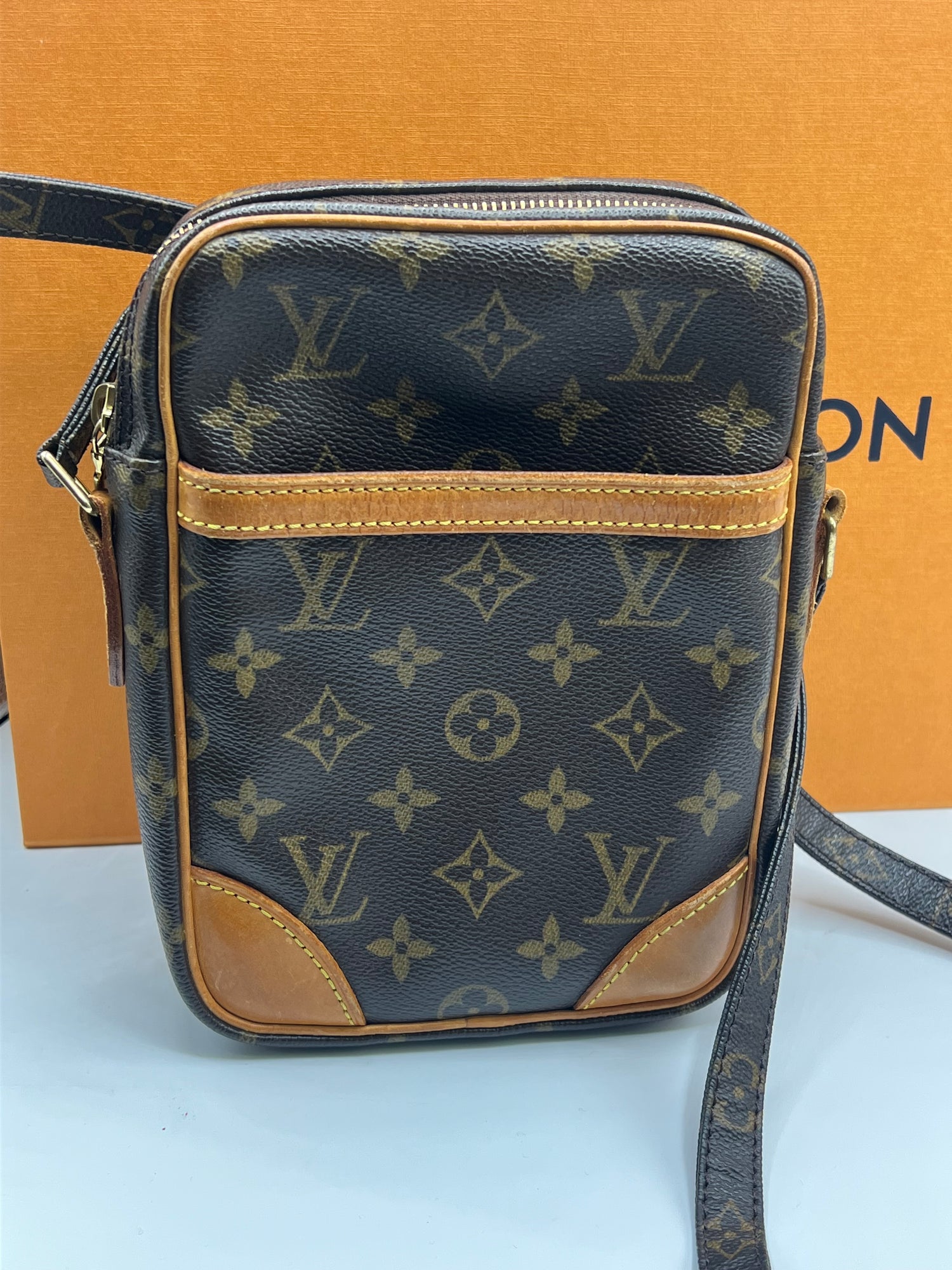 Louis Vuitton - pochette bandoulière Danube