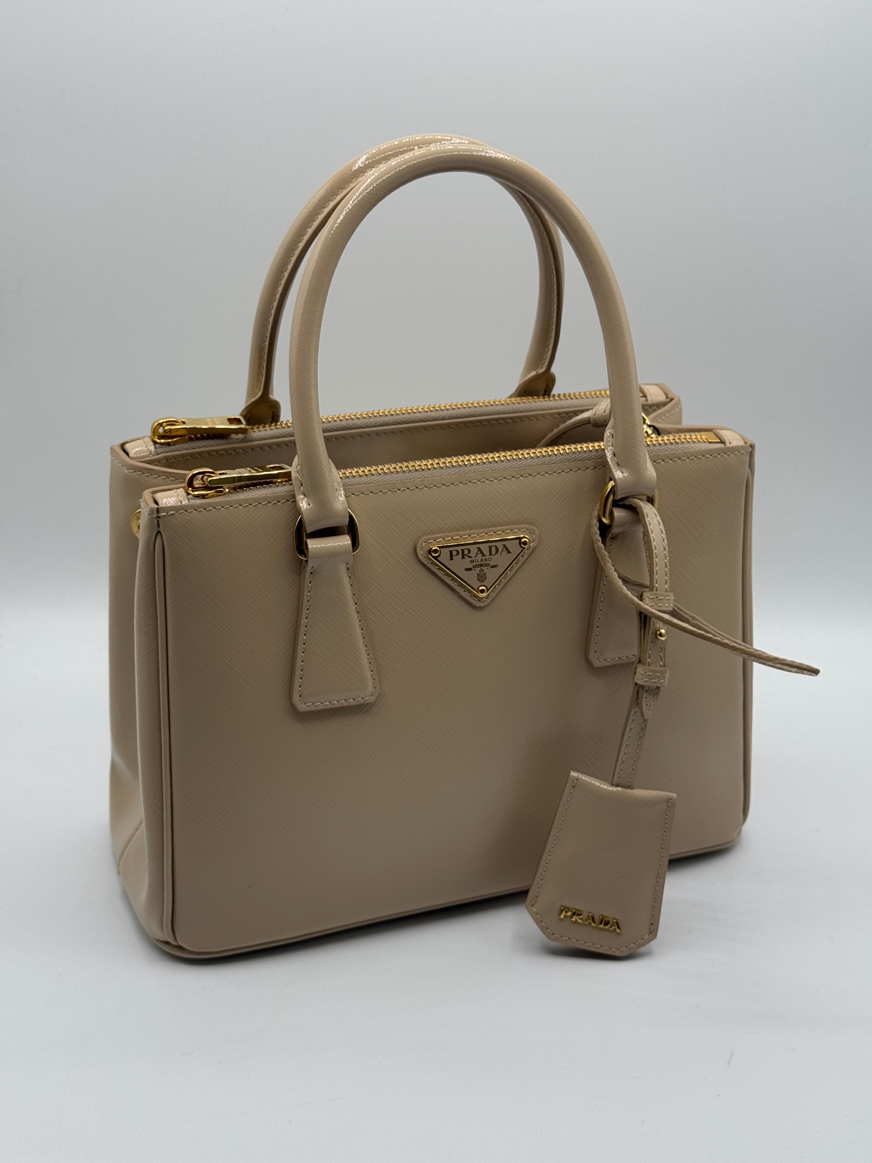 Prada - Sac Galleria small sable