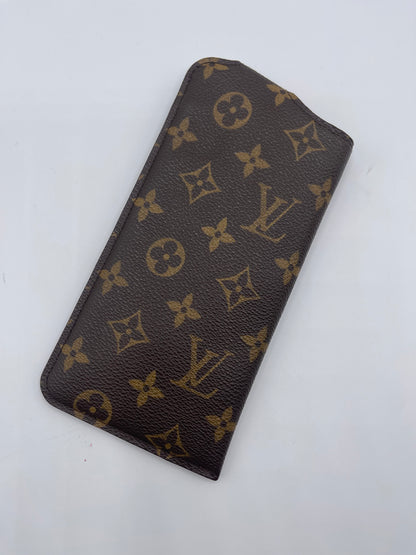 Louis Vuitton - Étui solaire pression Monogramme