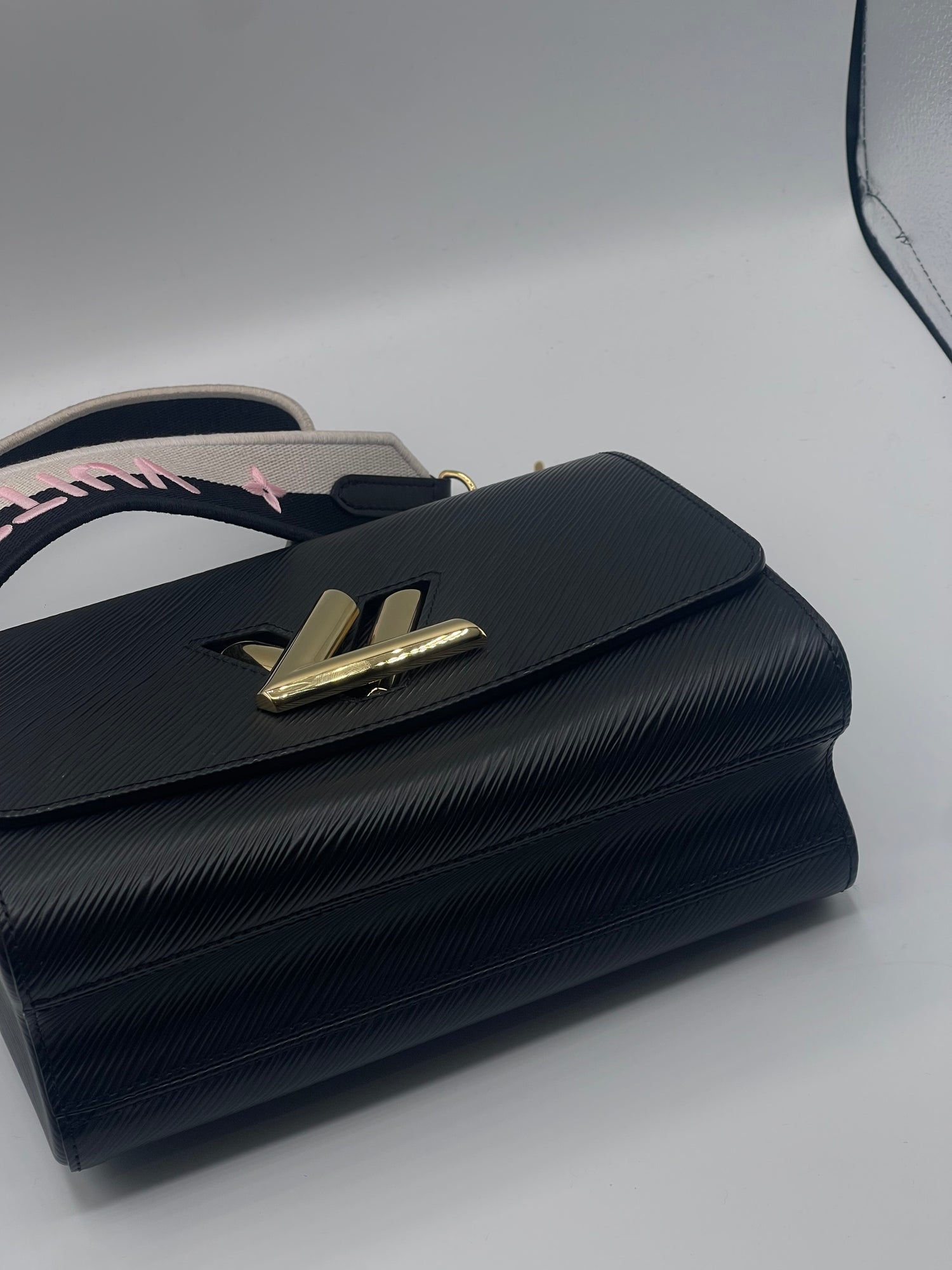 Louis Vuitton - sac Twist MM édition limitée