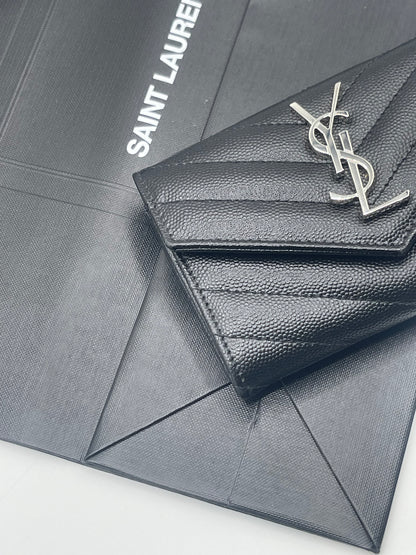 Saint Laurent - Portefeuille Cassandre à rabat YSL