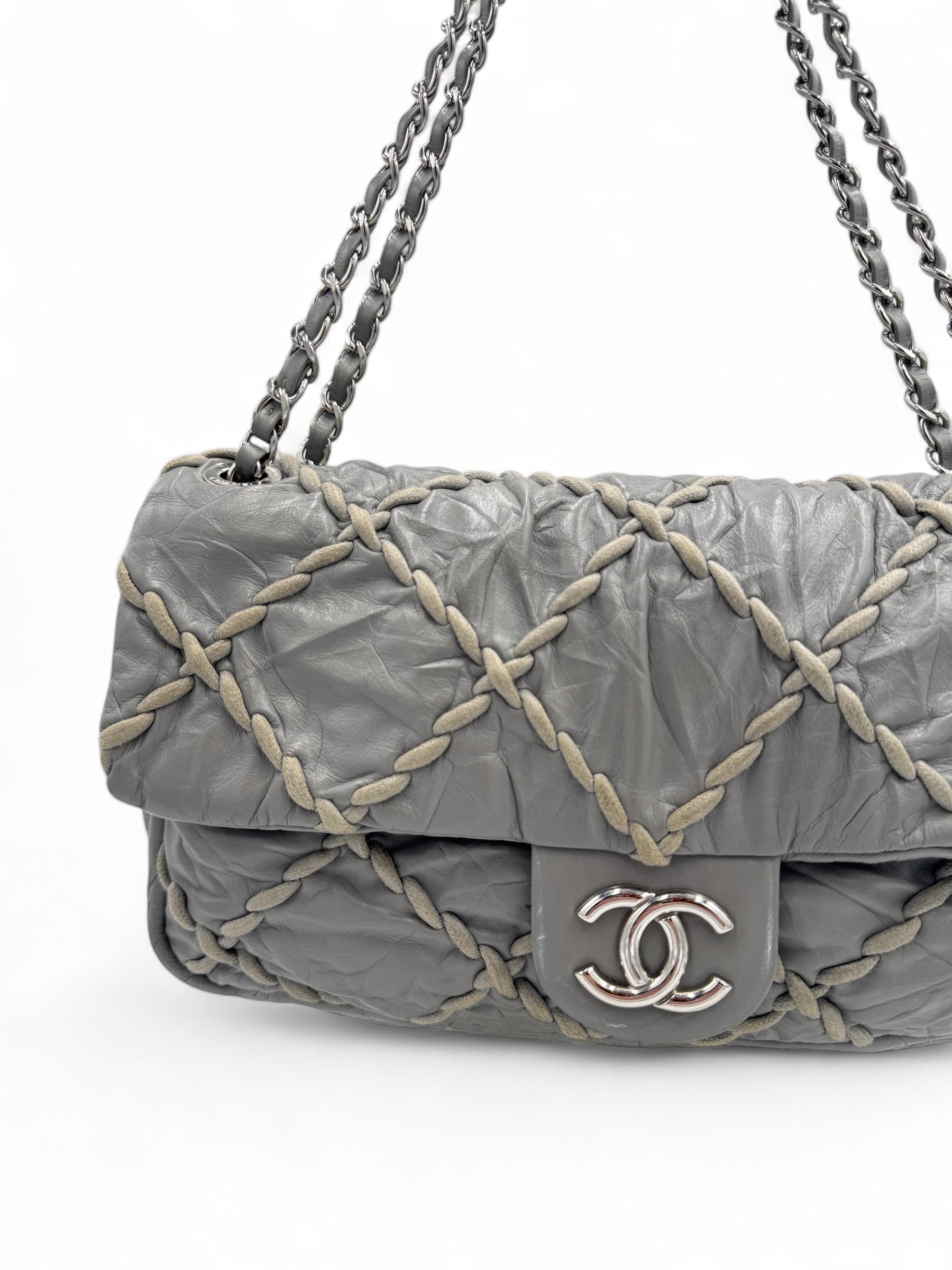 Chanel - Sac Timeless en cuir gris