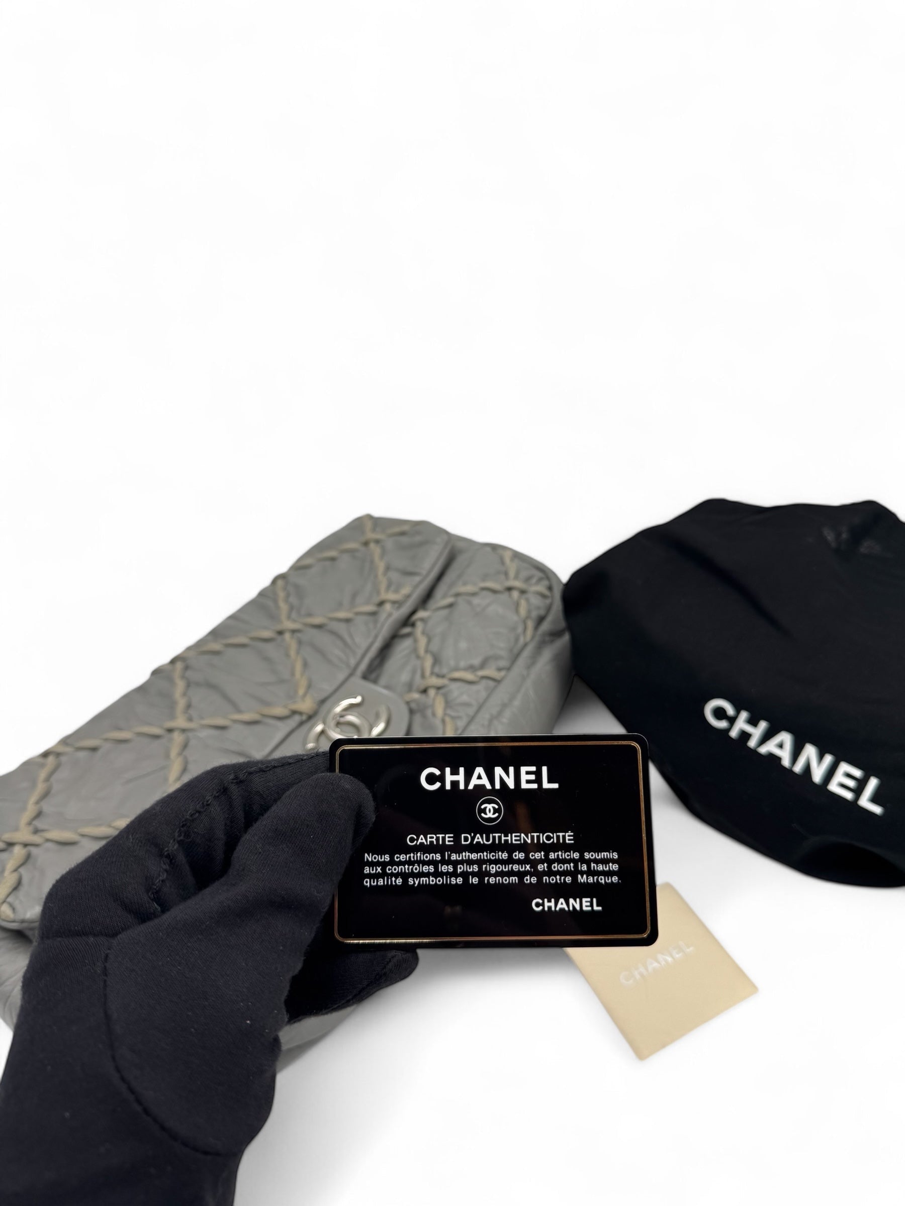 Chanel - Sac Timeless en cuir gris