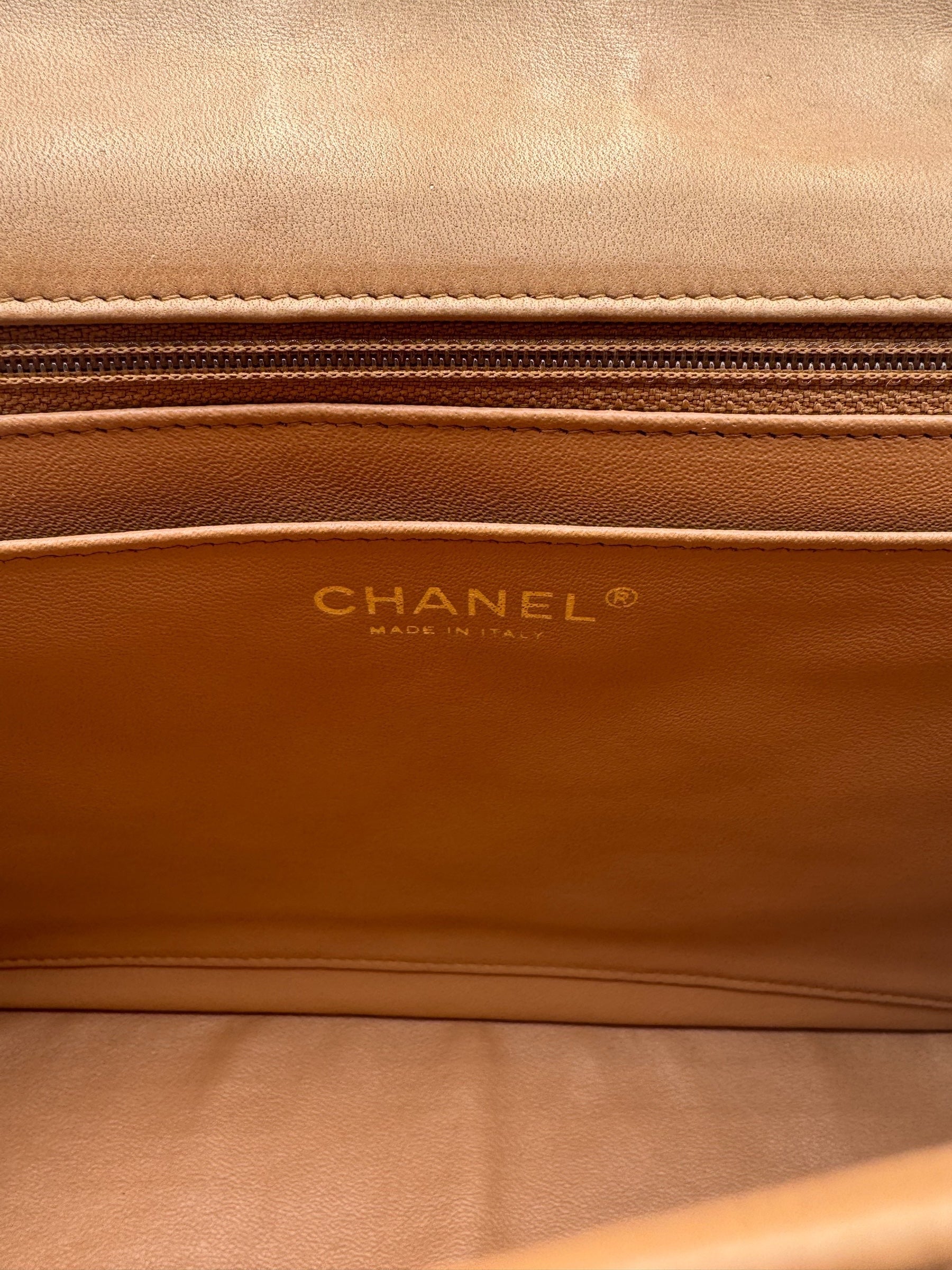 Chanel - Sac Timeless Jumbo beige