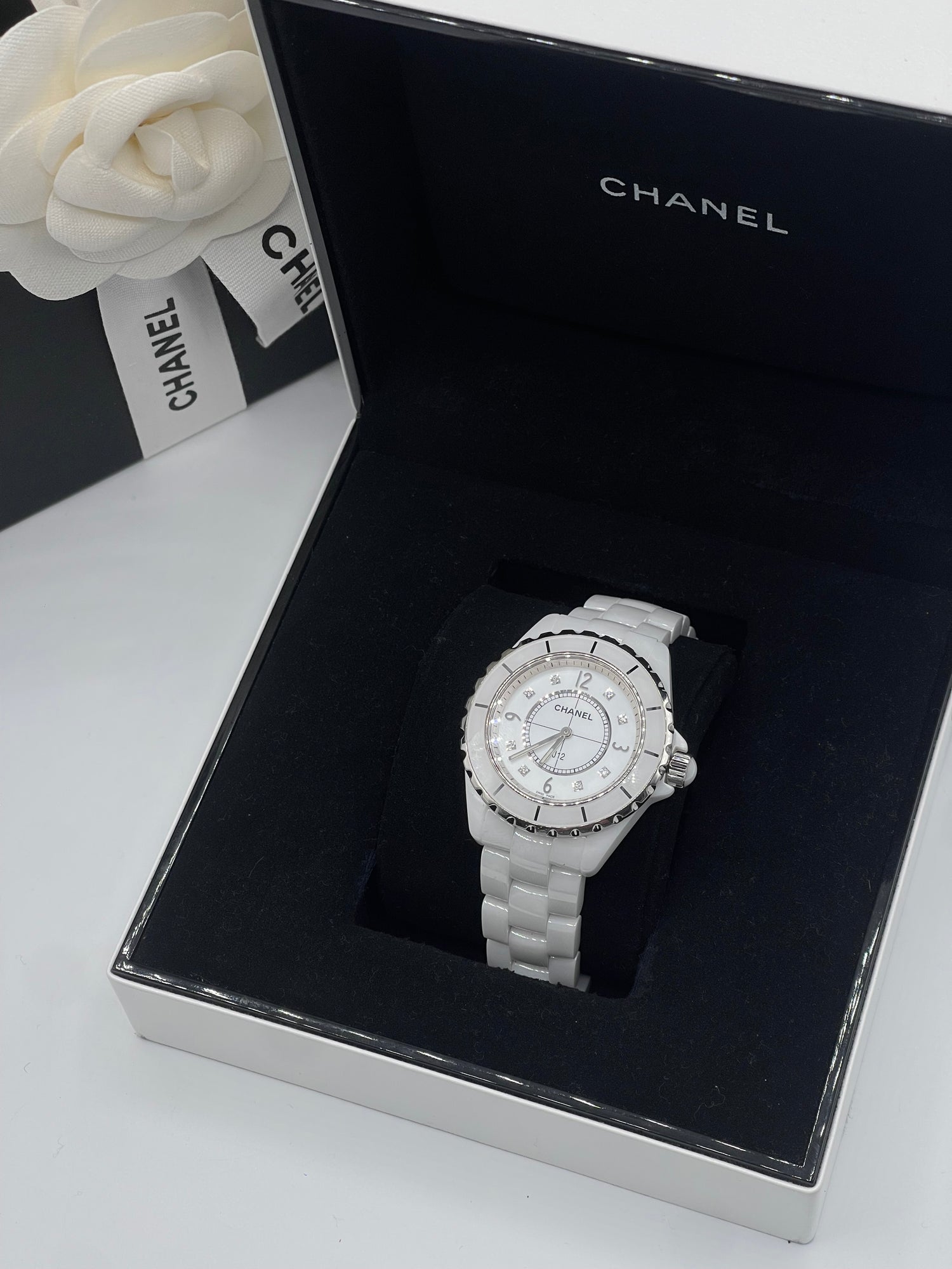 Chanel - Montre J12 index Diamants 38mm