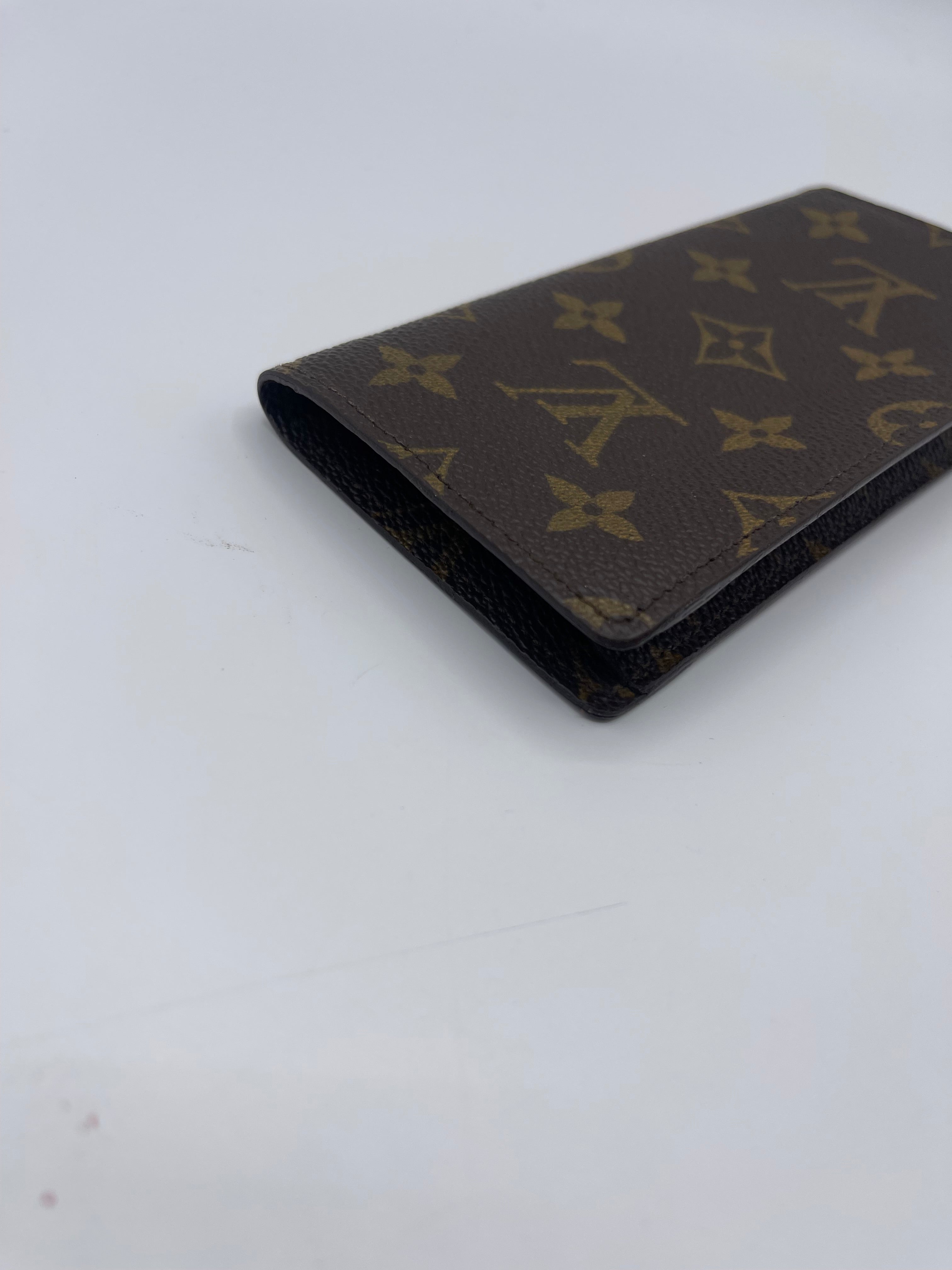 Louis Vuitton - Étui solaire Monogramme