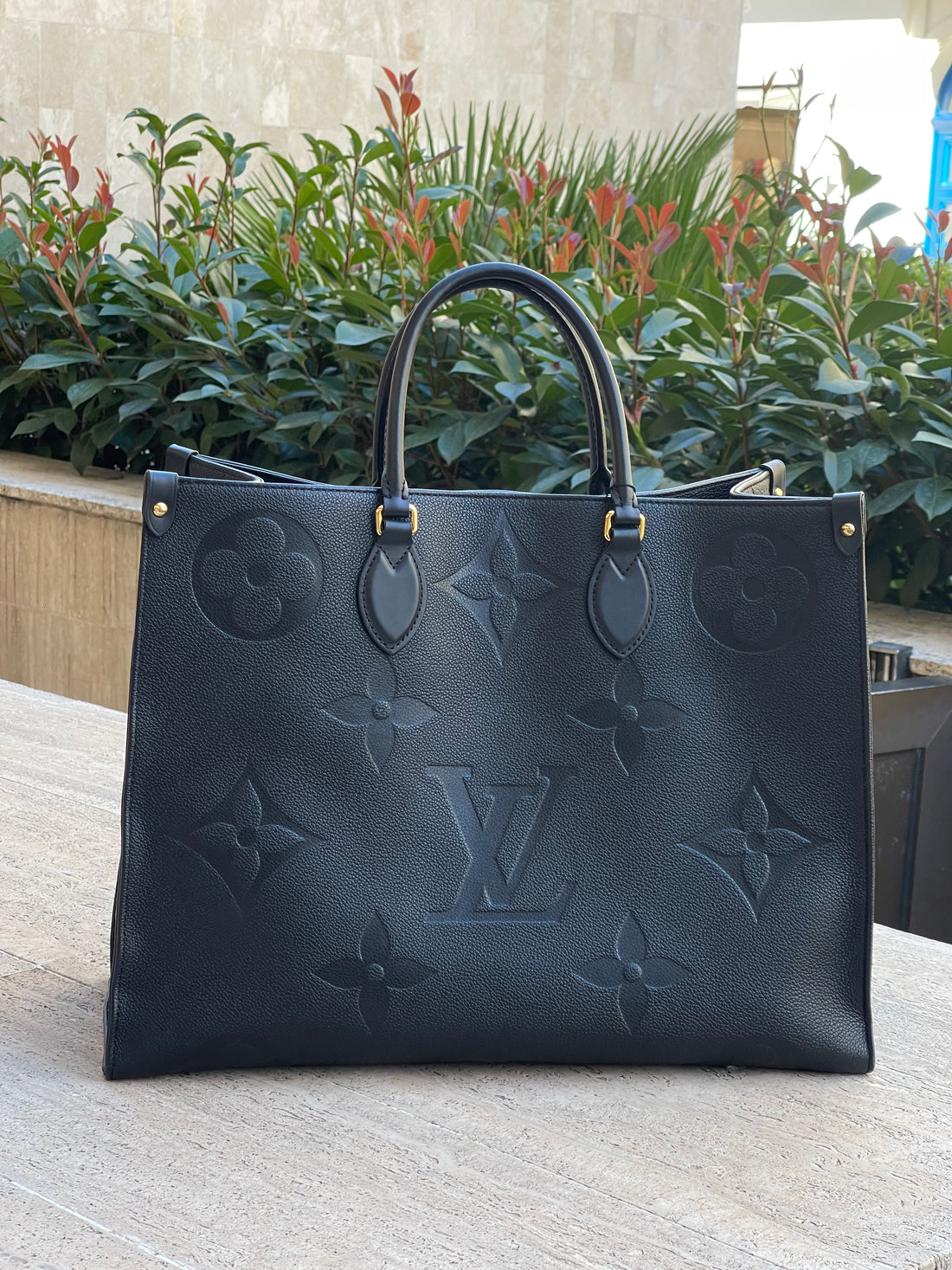 Louis Vuitton – Onthego GM-Einkaufstasche aus schwarzem Leder