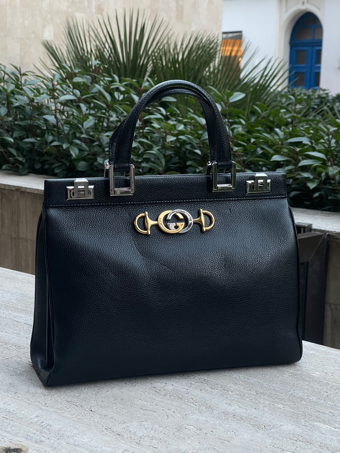 Gucci – MM-Zumi-Tasche aus schwarzem Leder