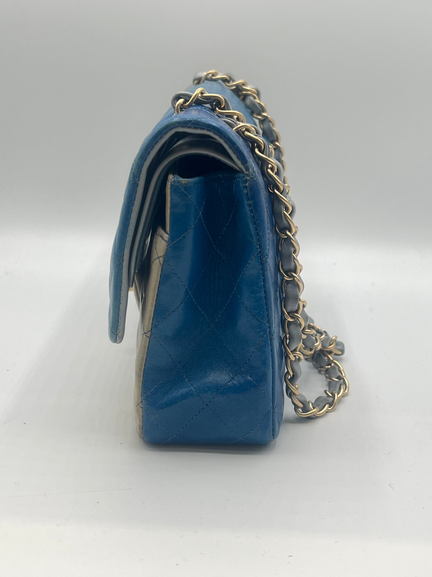 Chanel - sac Timeless médium tie &amp; dye bleu