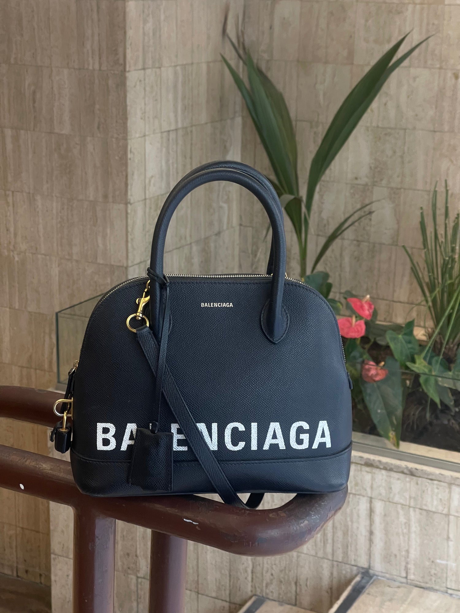 Balenciaga handle bag hotsell