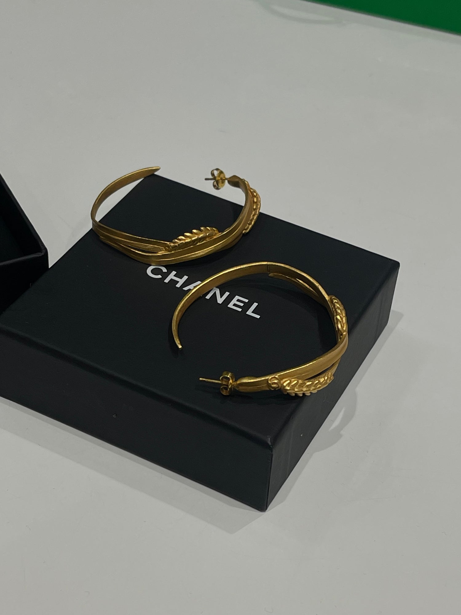 Chanel – CC-Gold-Creolen