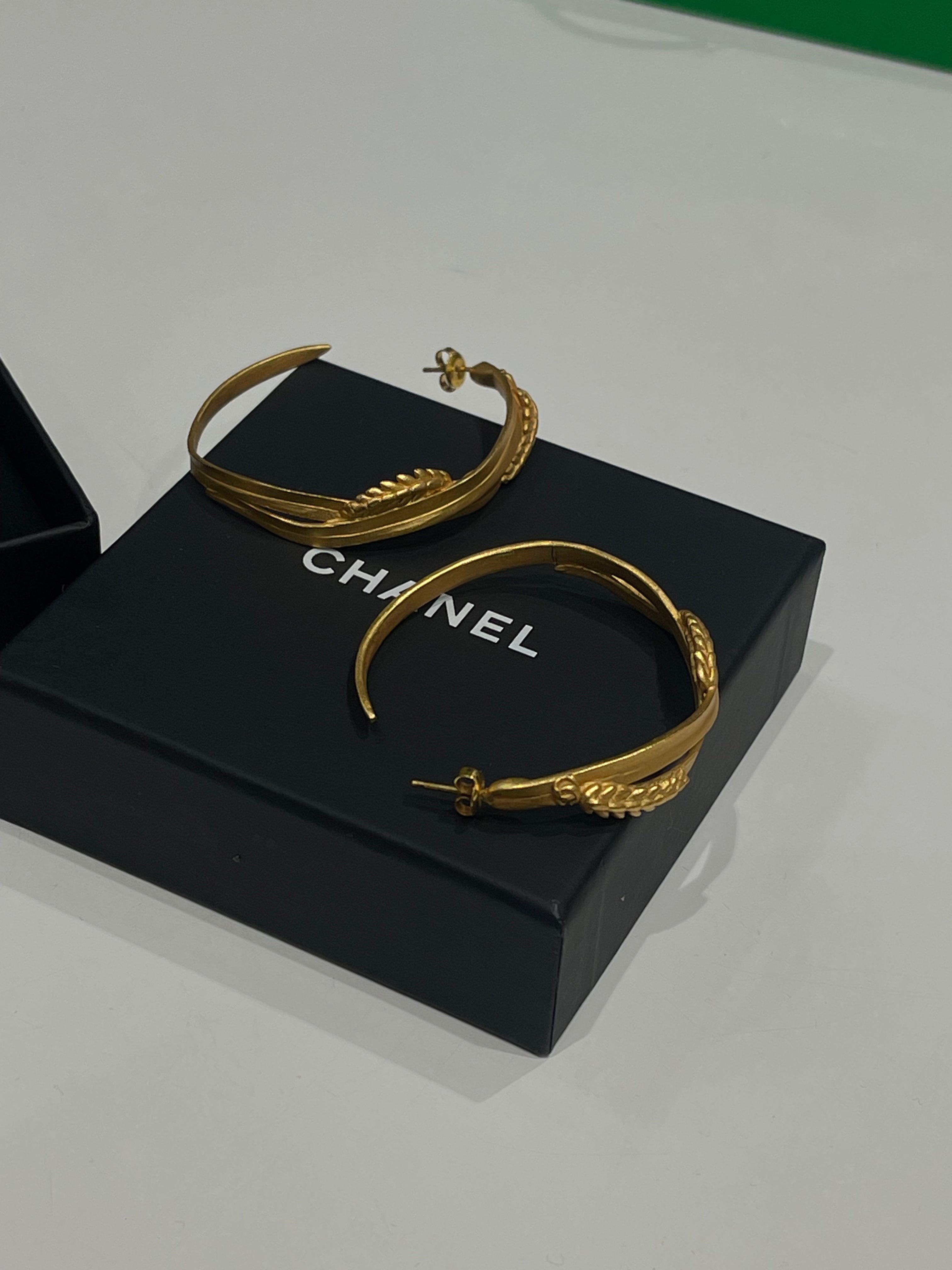 Chanel - CC gold hoop earrings