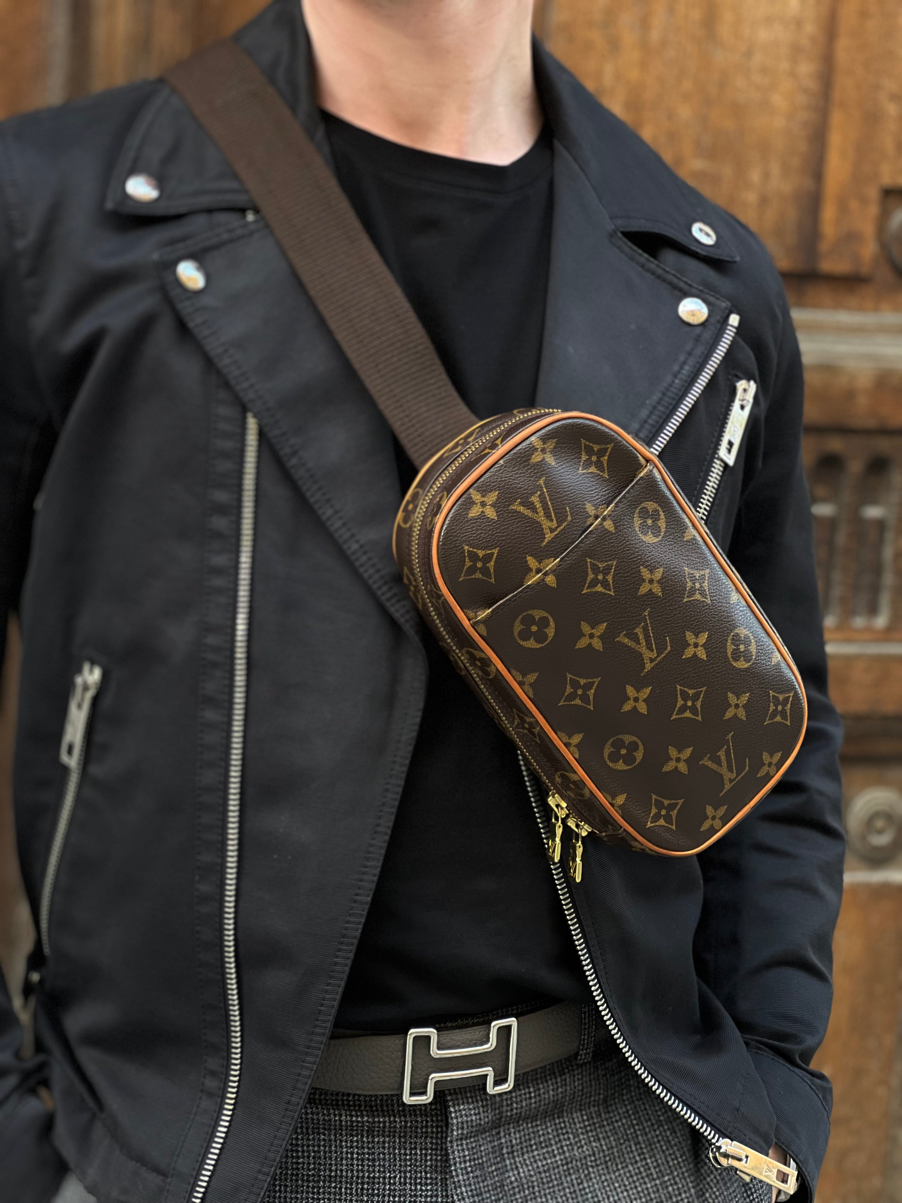 Louis Vuitton - Sac Gange