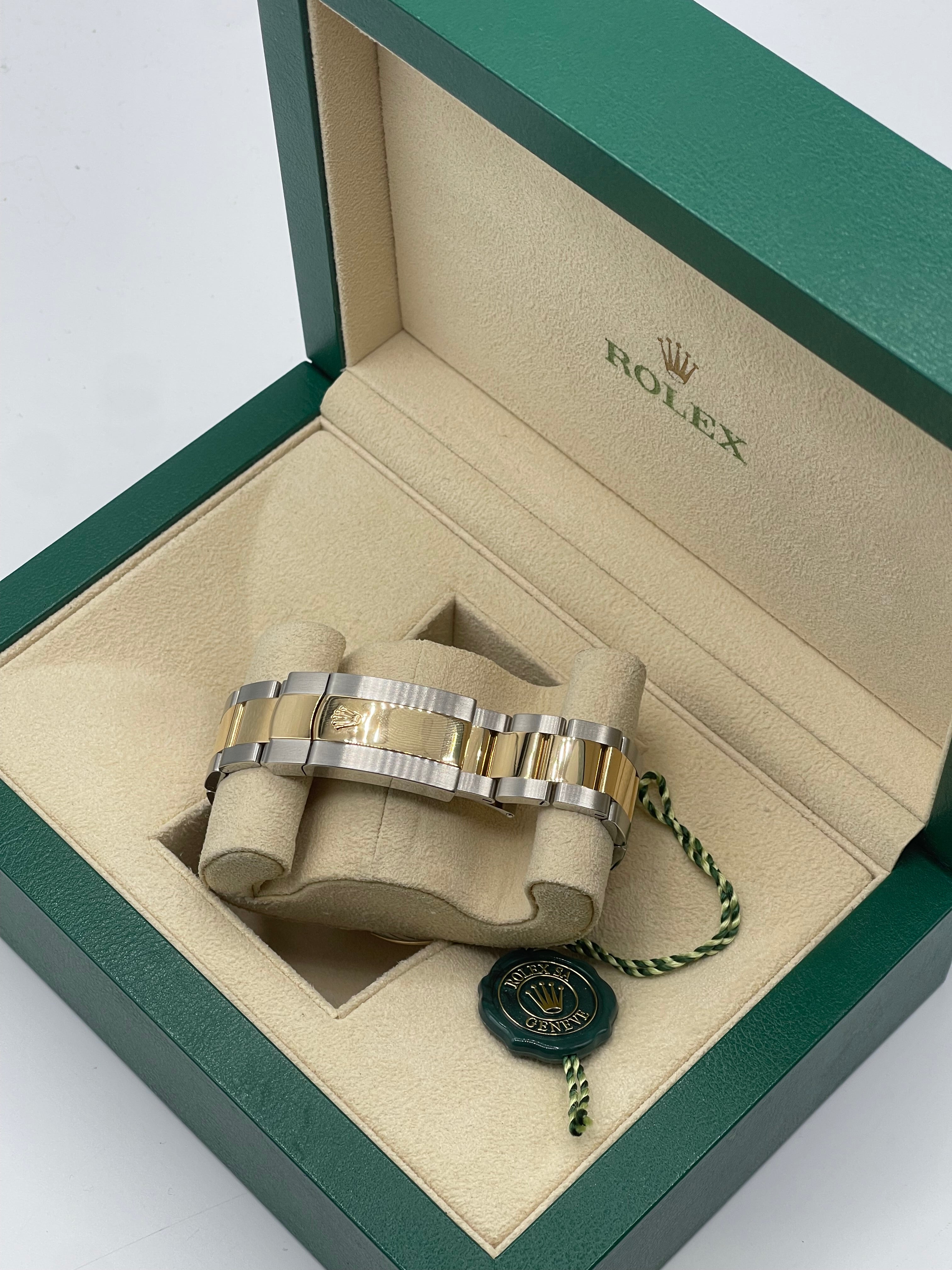 Rolex - Montre Sky-Dweller 42mm 2023