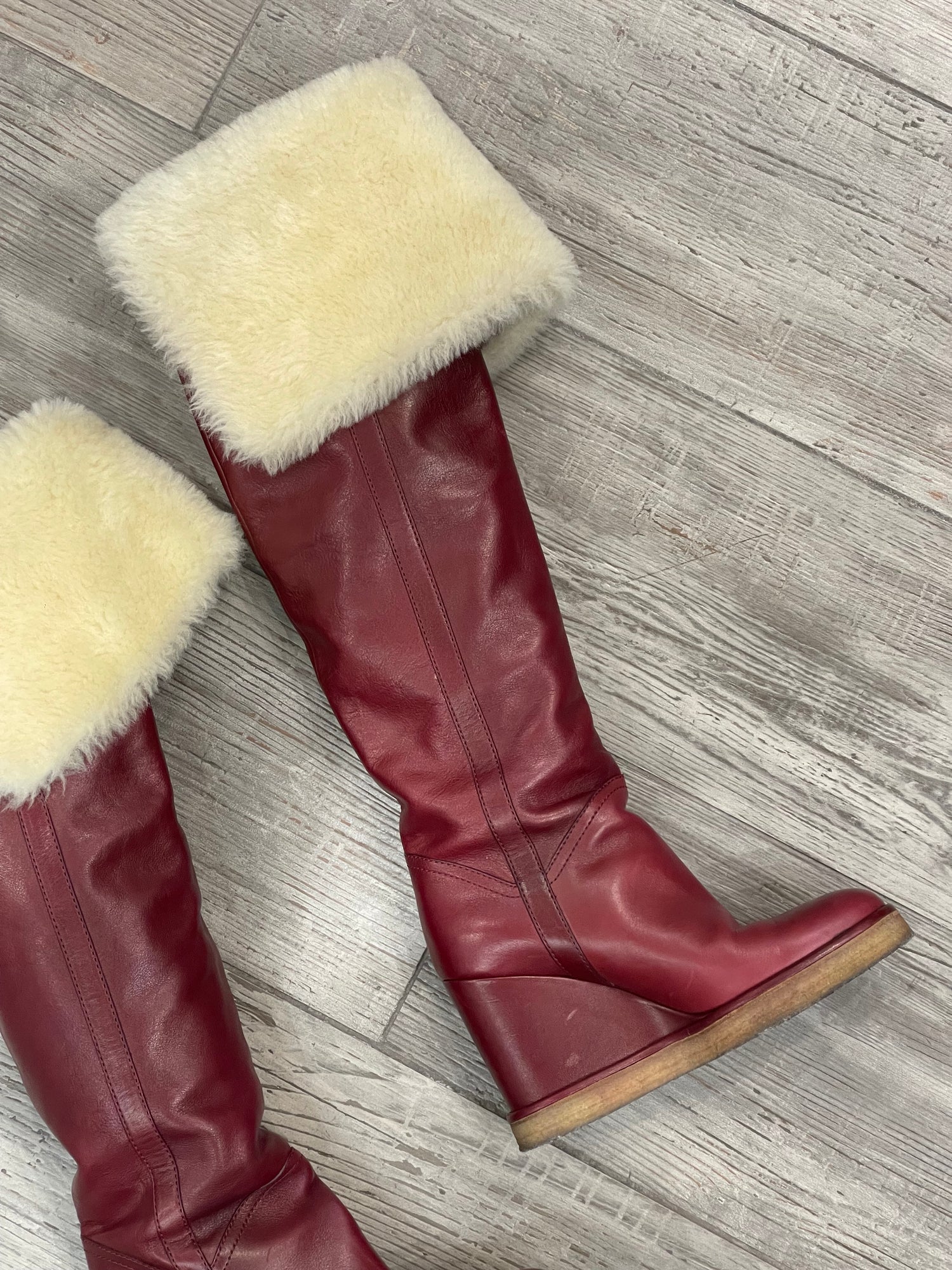 Celine - Bottes cuissardes en cuir rouge avec fourrure T37