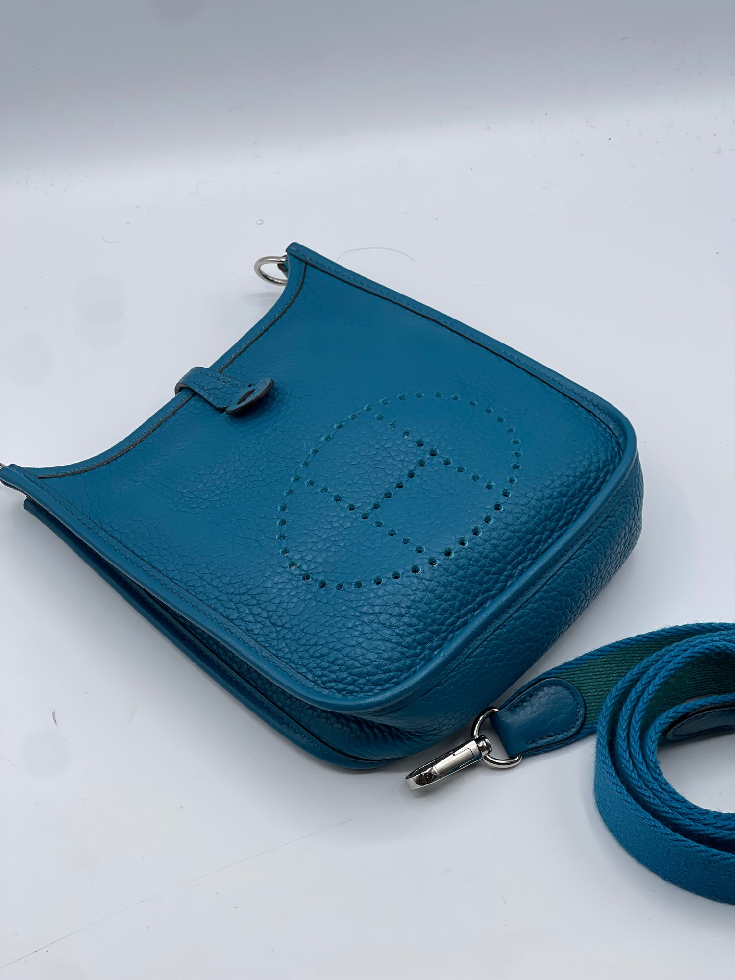 Hermès - Mini Evelyne 16 bleu canard