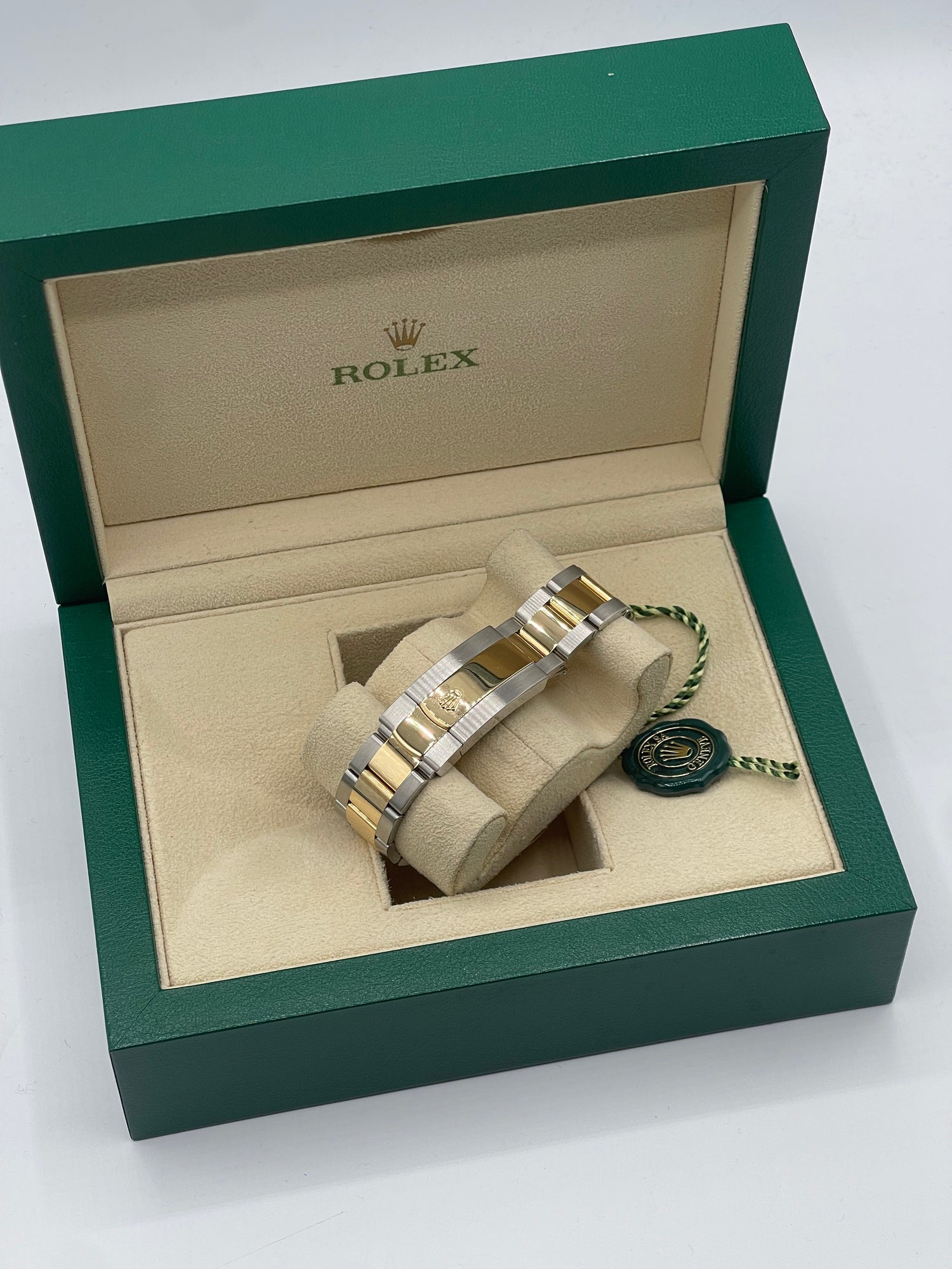 Rolex - Montre Sky-Dweller 42mm 2023