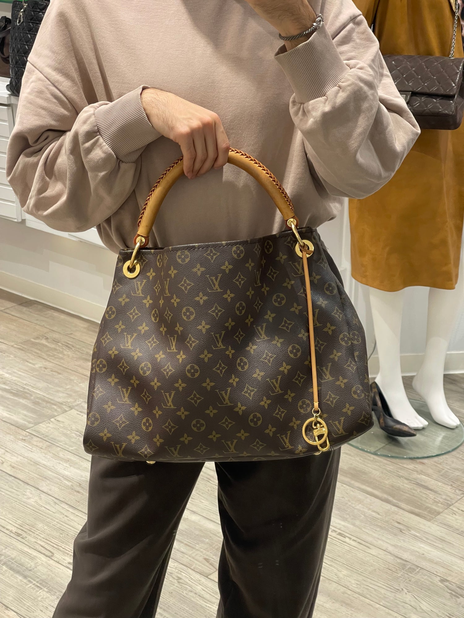 Louis Vuitton - Sac Artsy