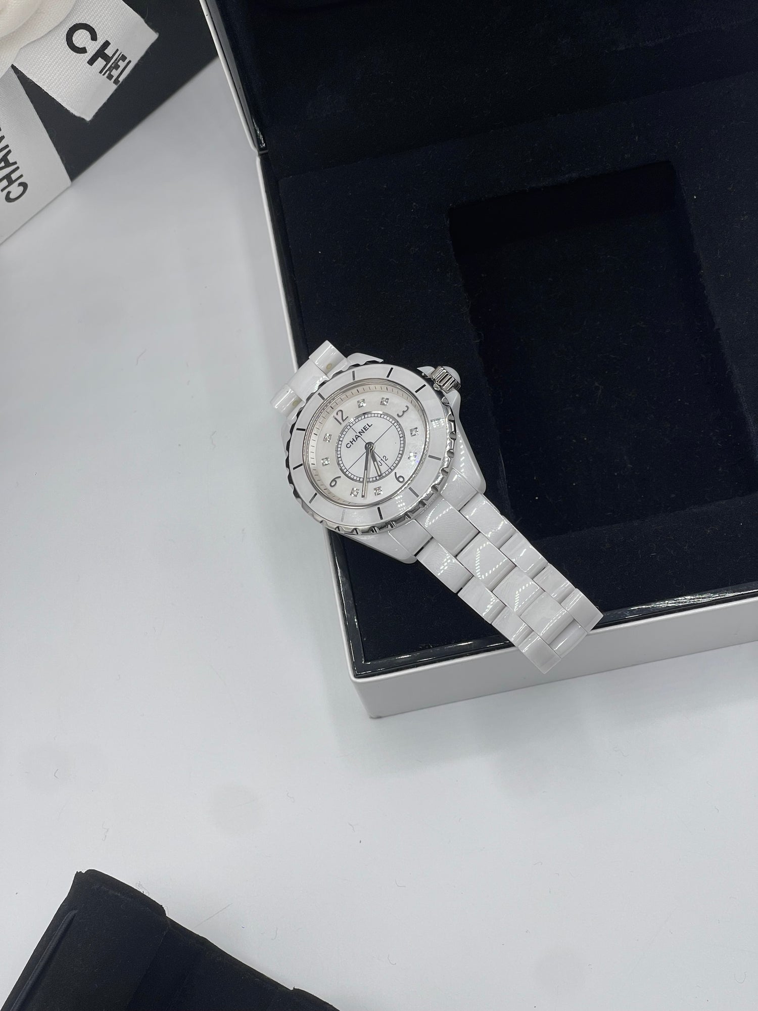 Chanel - Montre J12 index Diamants 38mm