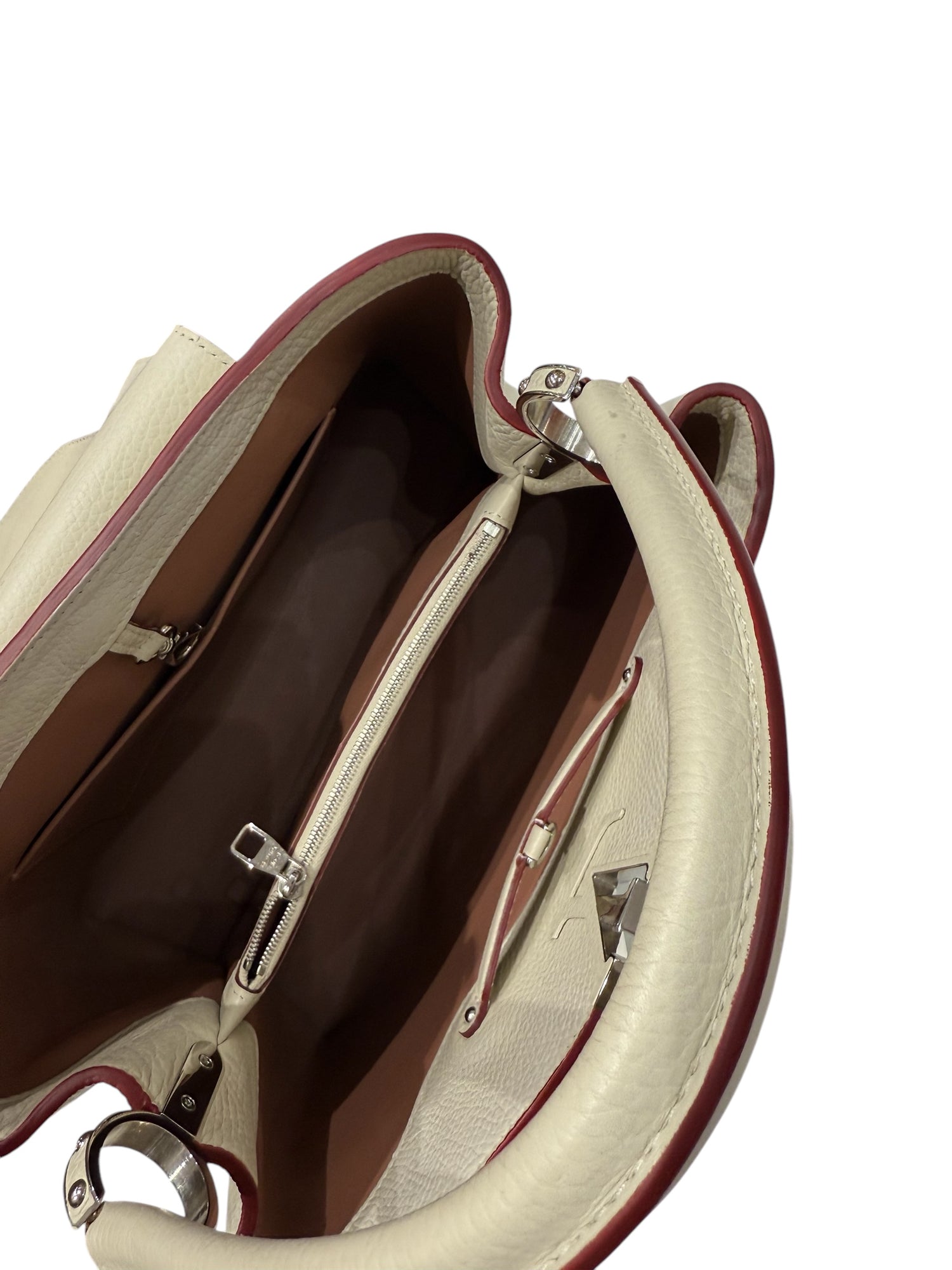 Louis Vuitton - Sac grand Capucines écru